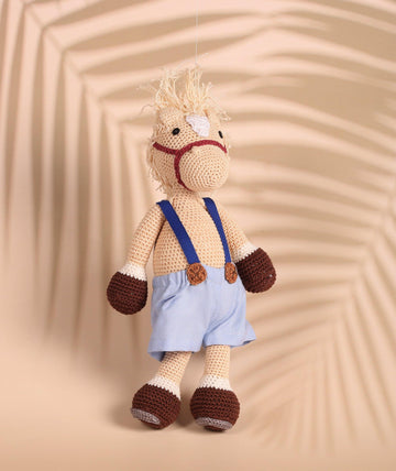 Cream Standing Horse - Peacoy