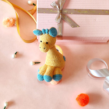 Clever Giraffe Crochet Toy - 7 inches tall | Peacoy