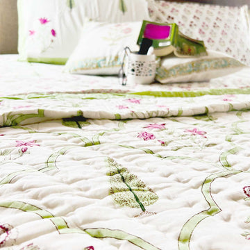 Cosy Wine Floral Single Quilt 60x90 Inches