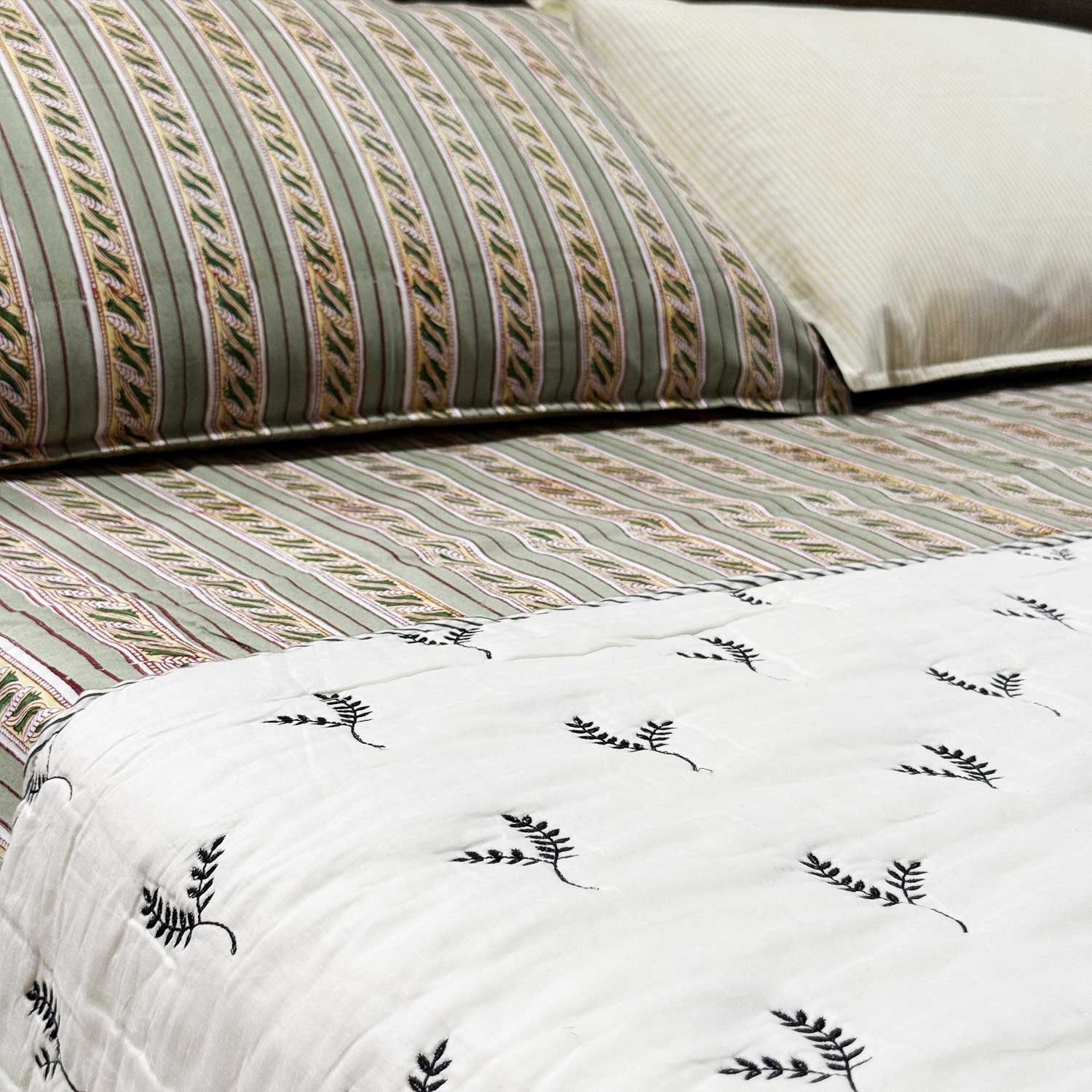 Black & White Leaf Cotton Printed Quilt - 100 inches x 110 inches