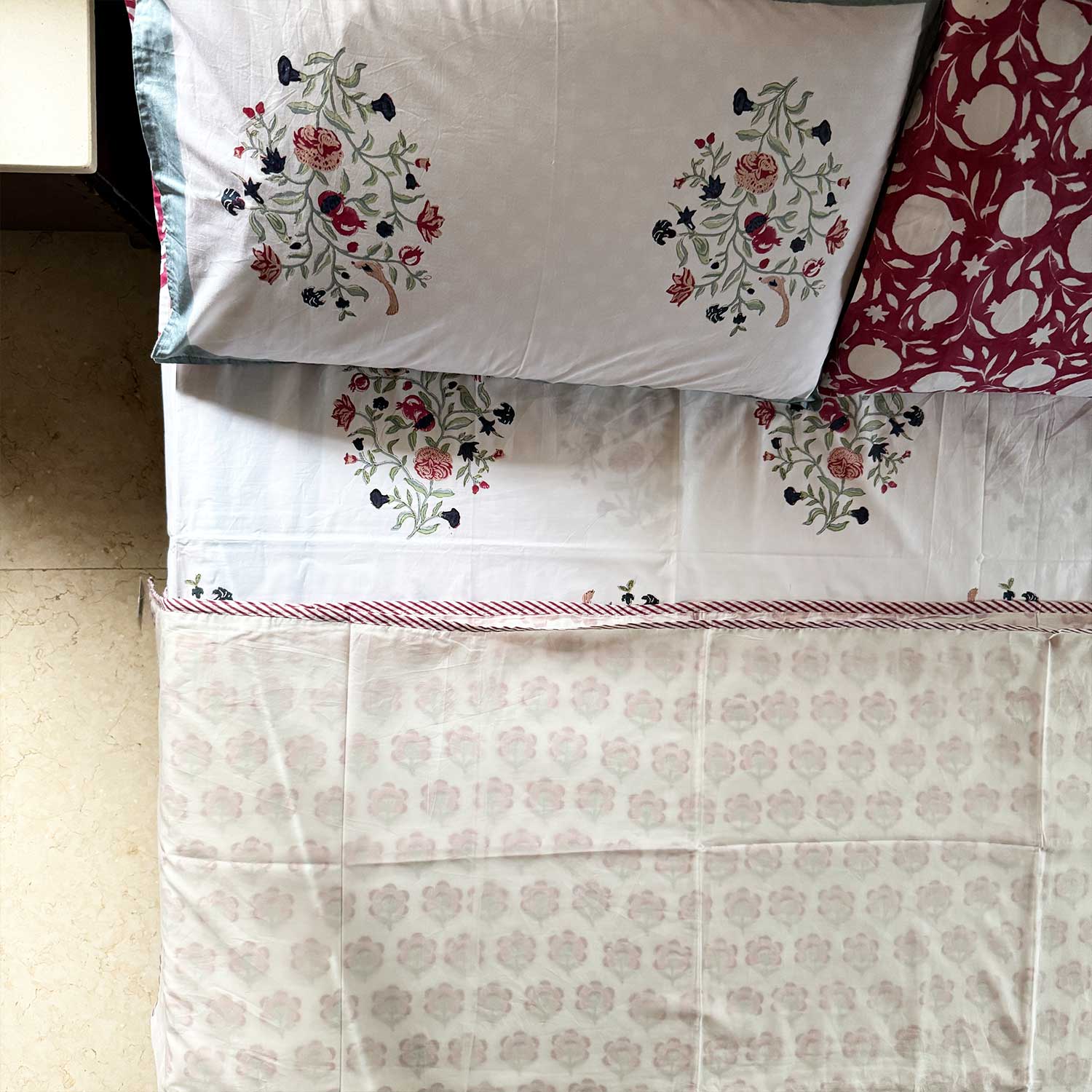 Beige & Dark Pink Floral Cotton Printed 3D Dohar - 100 inches x 110 inches