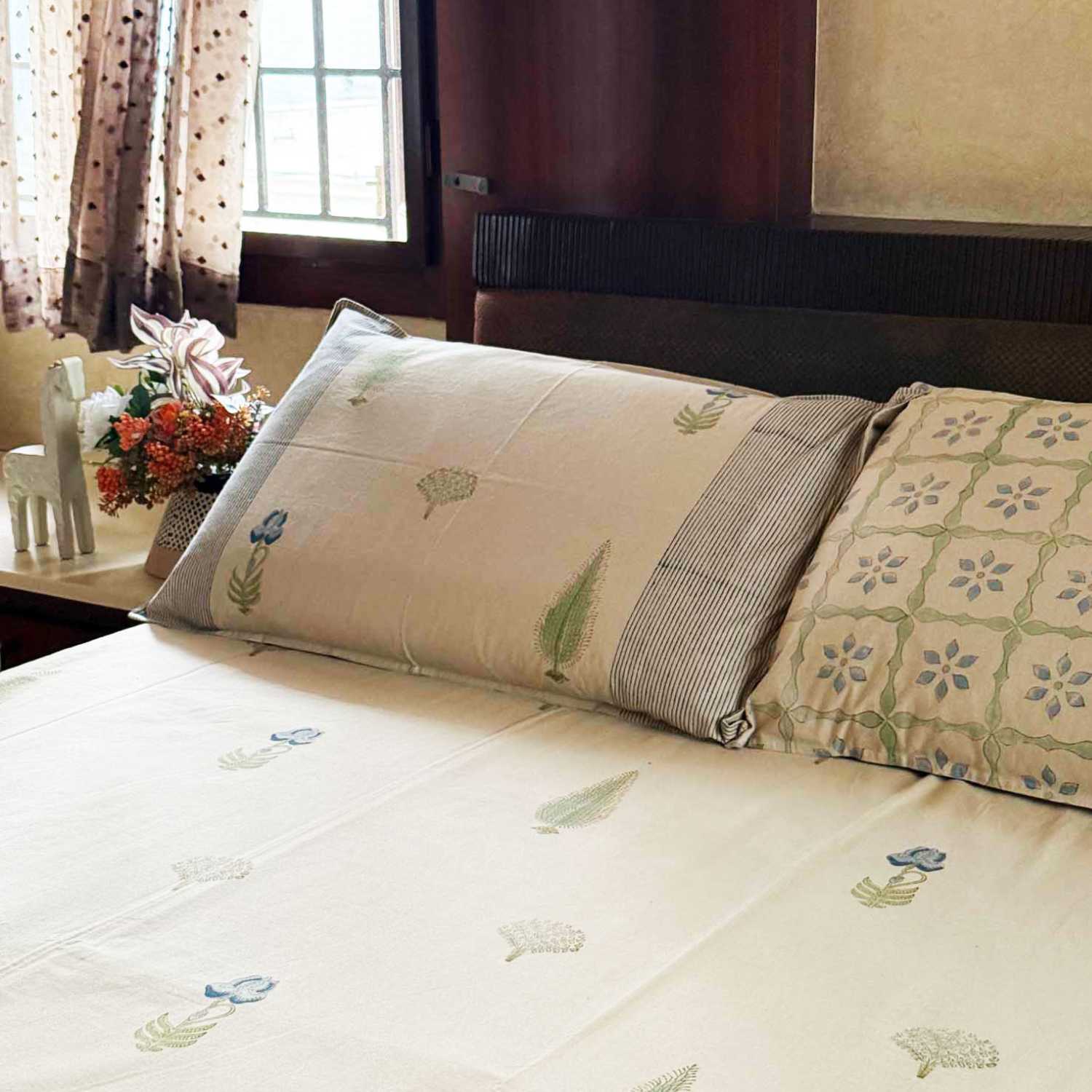 White Floral Scatter Cotton Printed Bedsheet - 100 inches x 110 inches