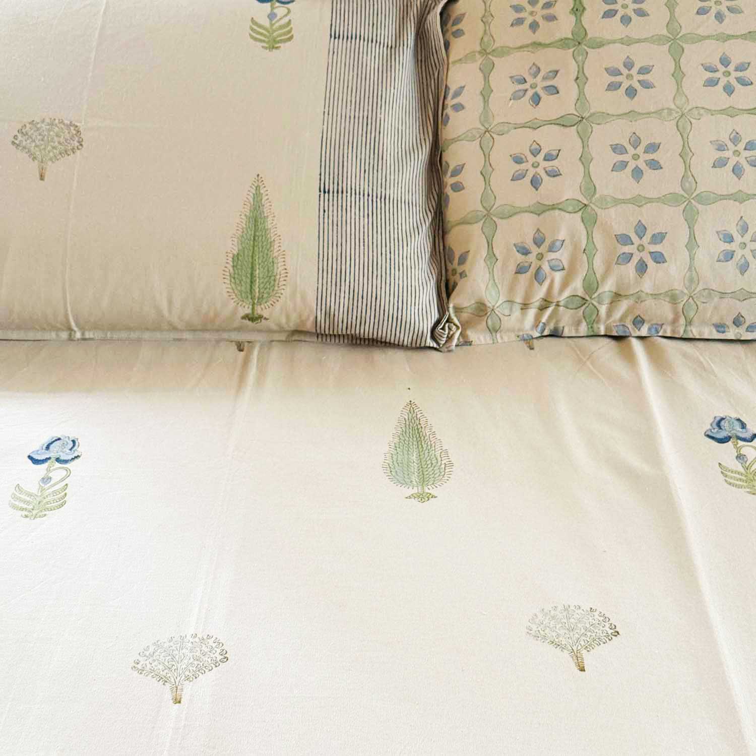 White Floral Scatter Cotton Printed Bedsheet - 100 inches x 110 inches