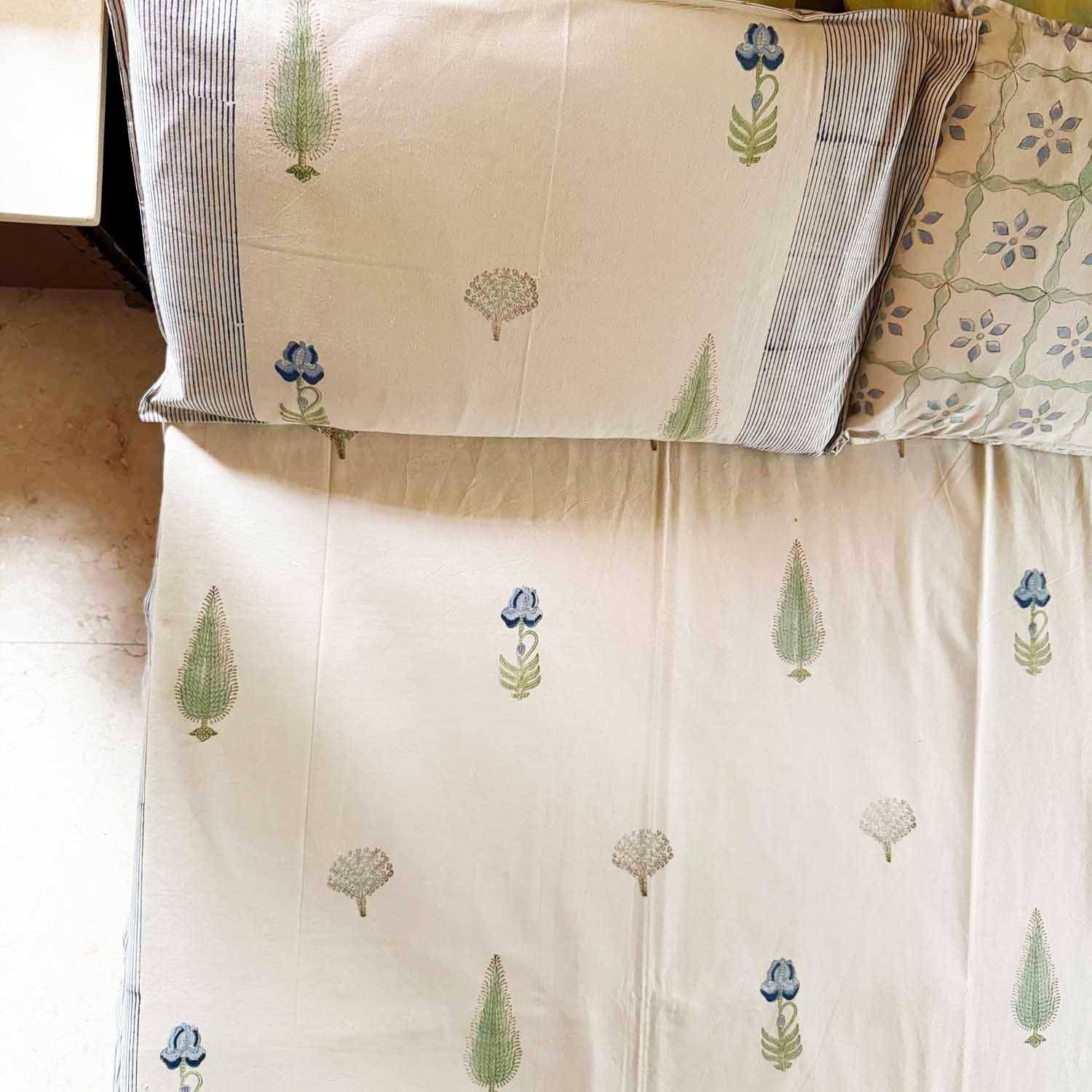 White Floral Scatter Cotton Printed Bedsheet - 100 inches x 110 inches