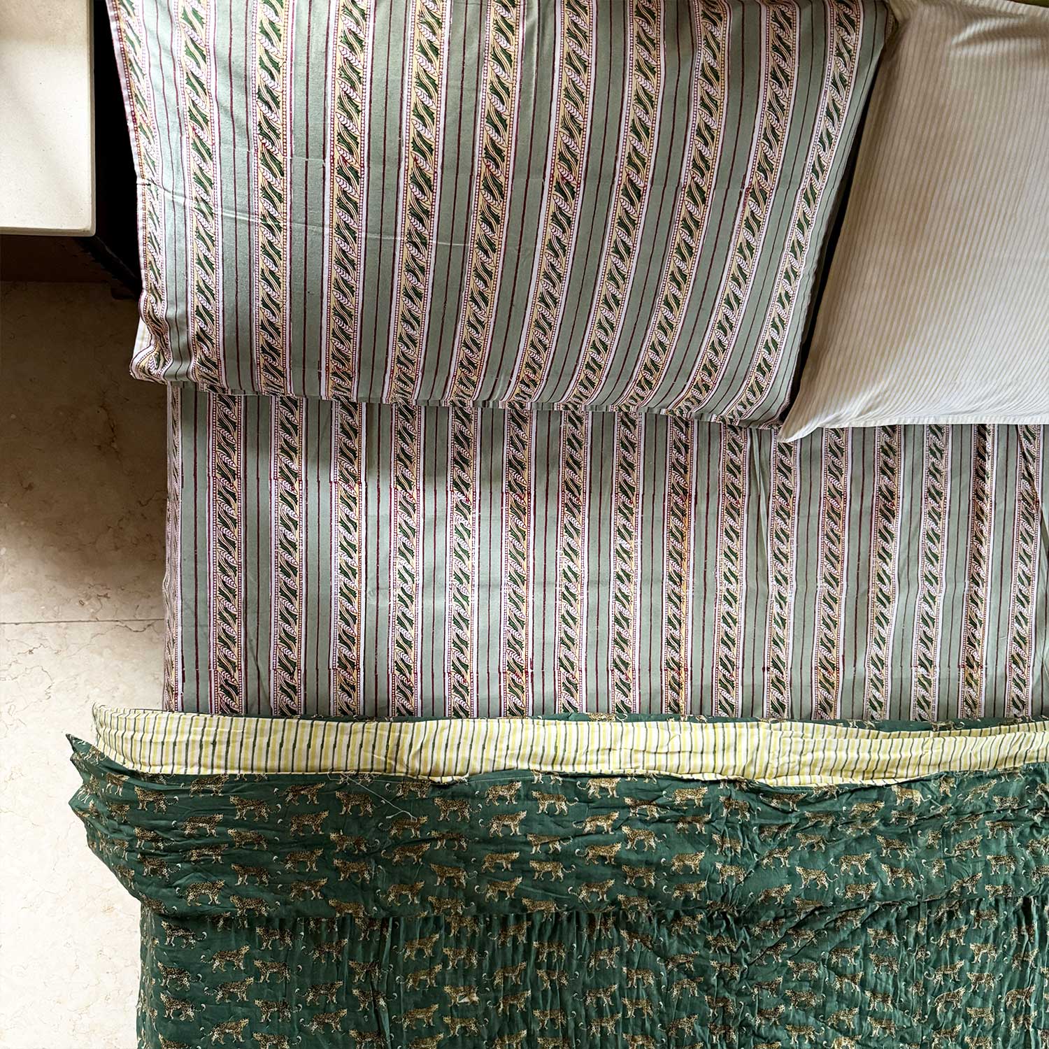 Dark Green Leopard Printed Cotton Quilt - 60 inches x 90 inches