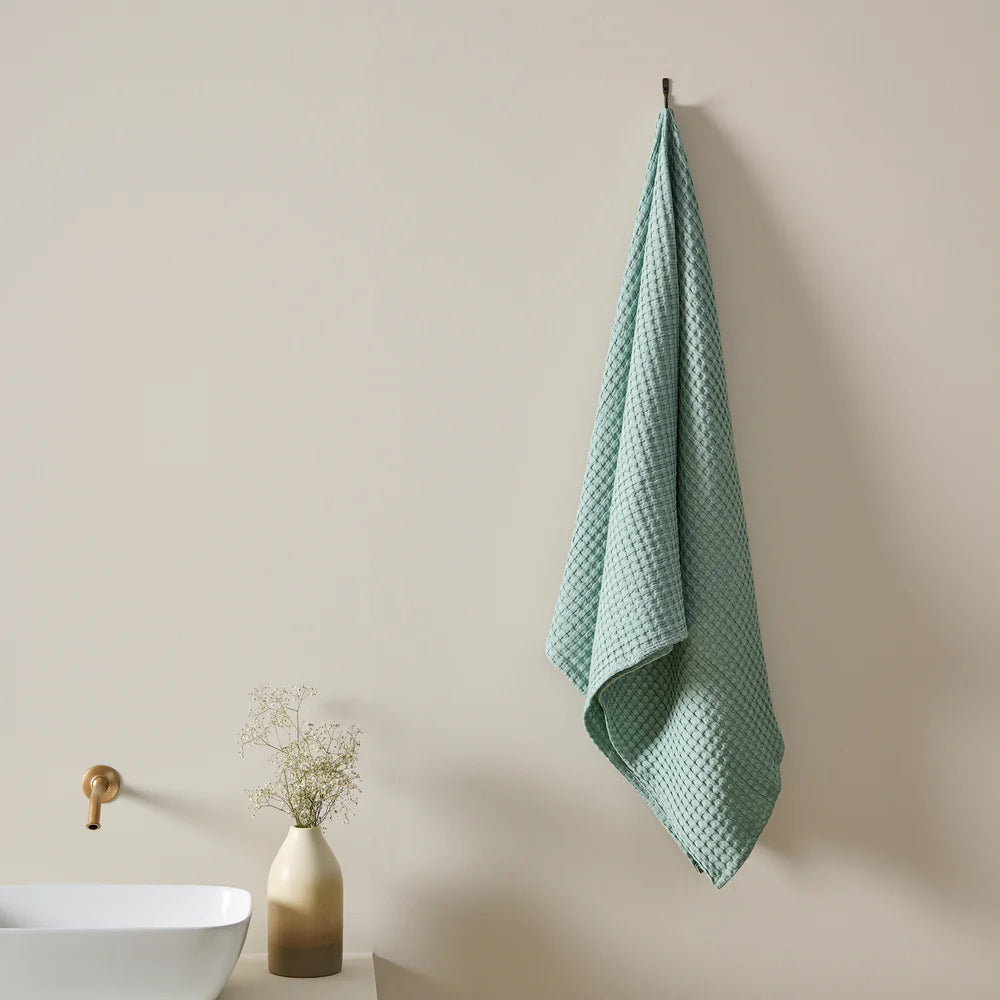 Chalk Cotton Waffle Bath Towel