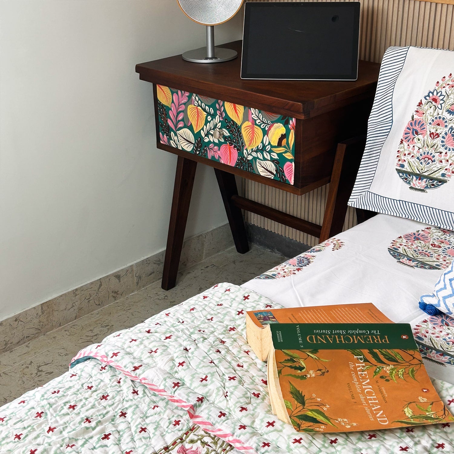 Pink Floral Jaal | Double Bed Quilt | 90 Inches X 100 Inches