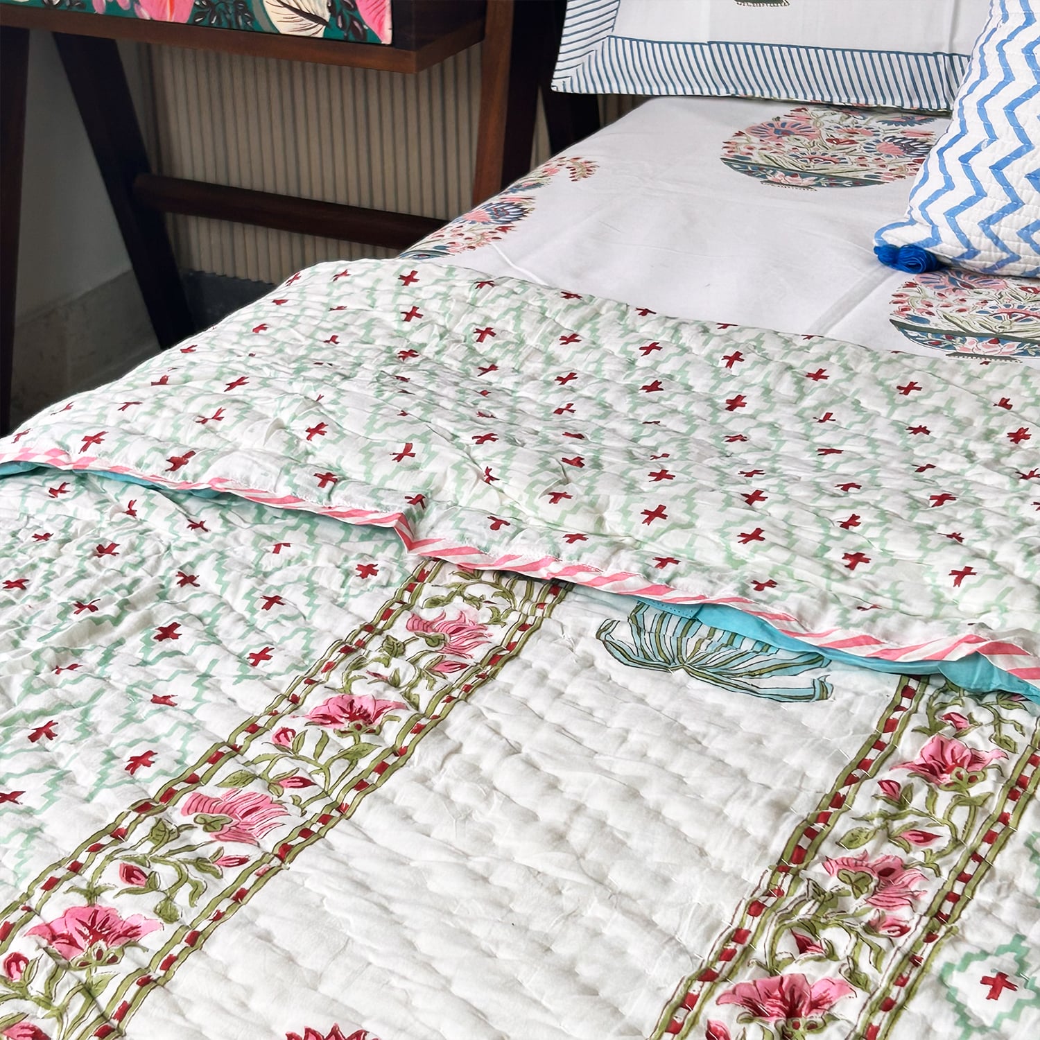 Pink Floral Jaal | Double Bed Quilt | 90 Inches X 100 Inches