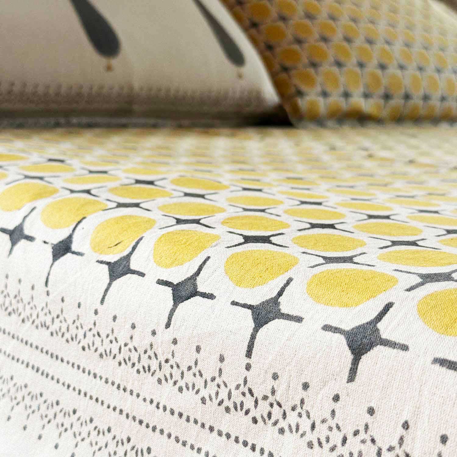 Yellow Circle Pattern Cotton Printed Bedsheet - 100 inches x 110 inches