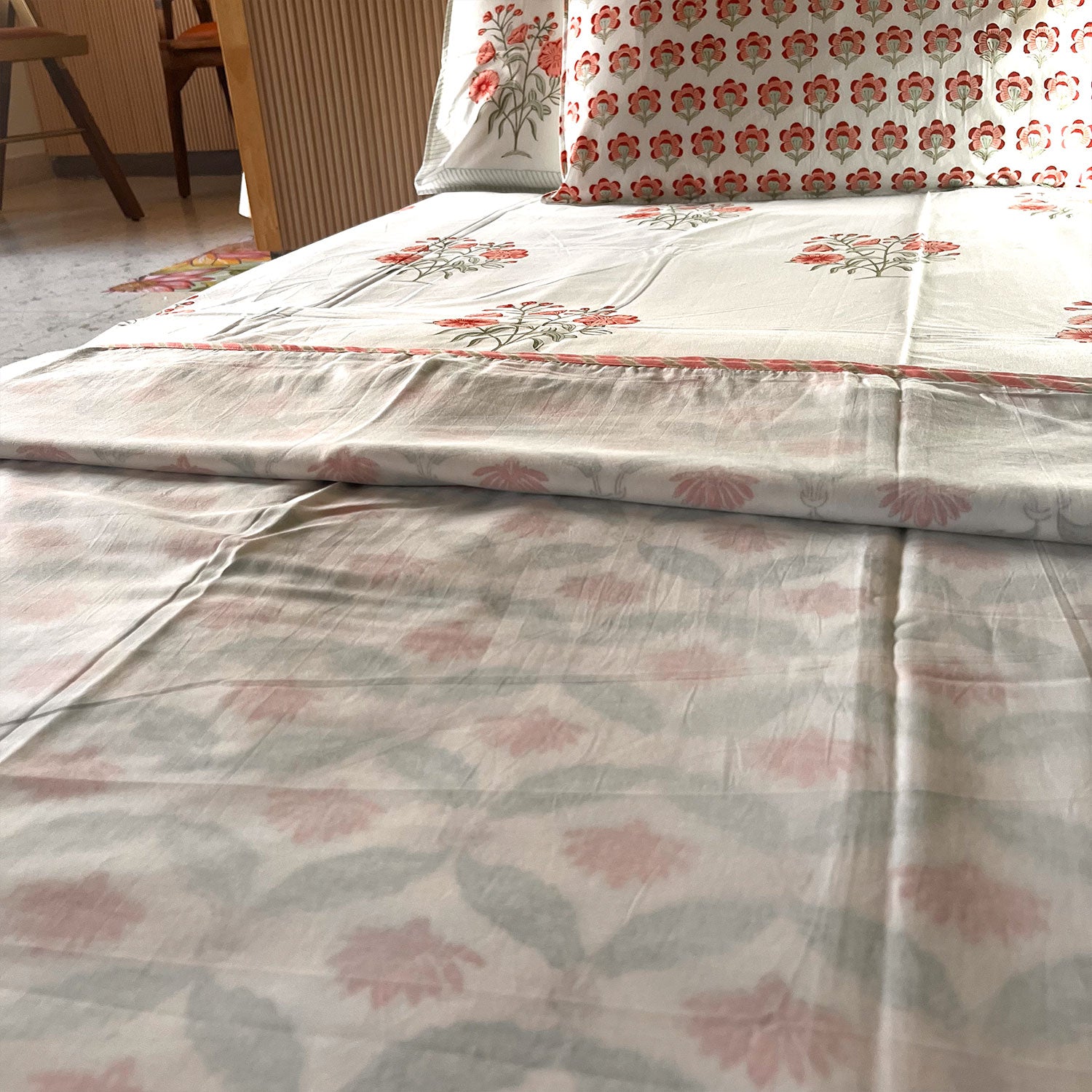 Green & Red Flowers Floral Soft Cotton 3d Dohar - 90 inches x 100 inches Double Bed Quilt