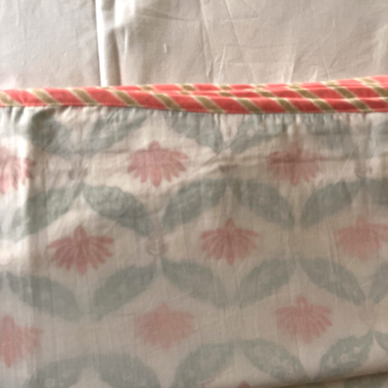 Green & Red Flowers Floral Soft Cotton 3d Dohar - 90 inches x 100 inches Double Bed Quilt