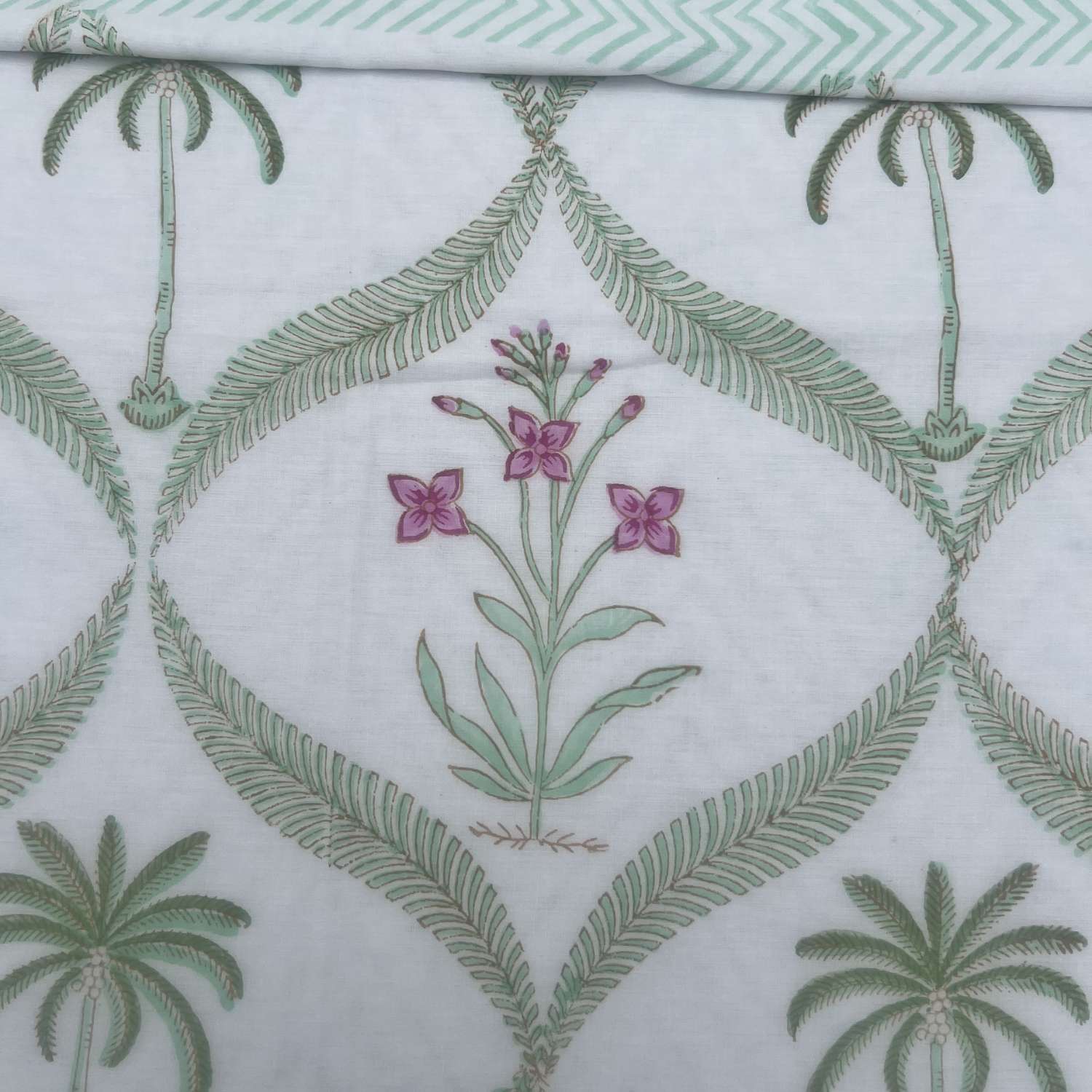 Single Dohar Quilt 60 x 90 cm – White Green Plam Tree Motif