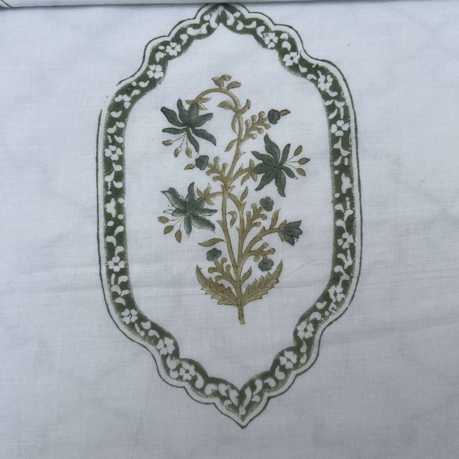 Single Dohar Quilt 60 x 90 cm – White Green Brown Motif