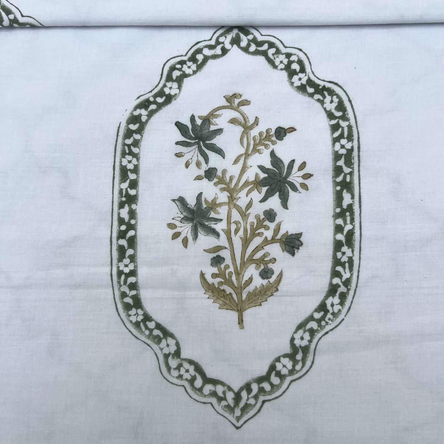 Single Dohar Quilt 60 x 90 cm – White Green Brown Motif