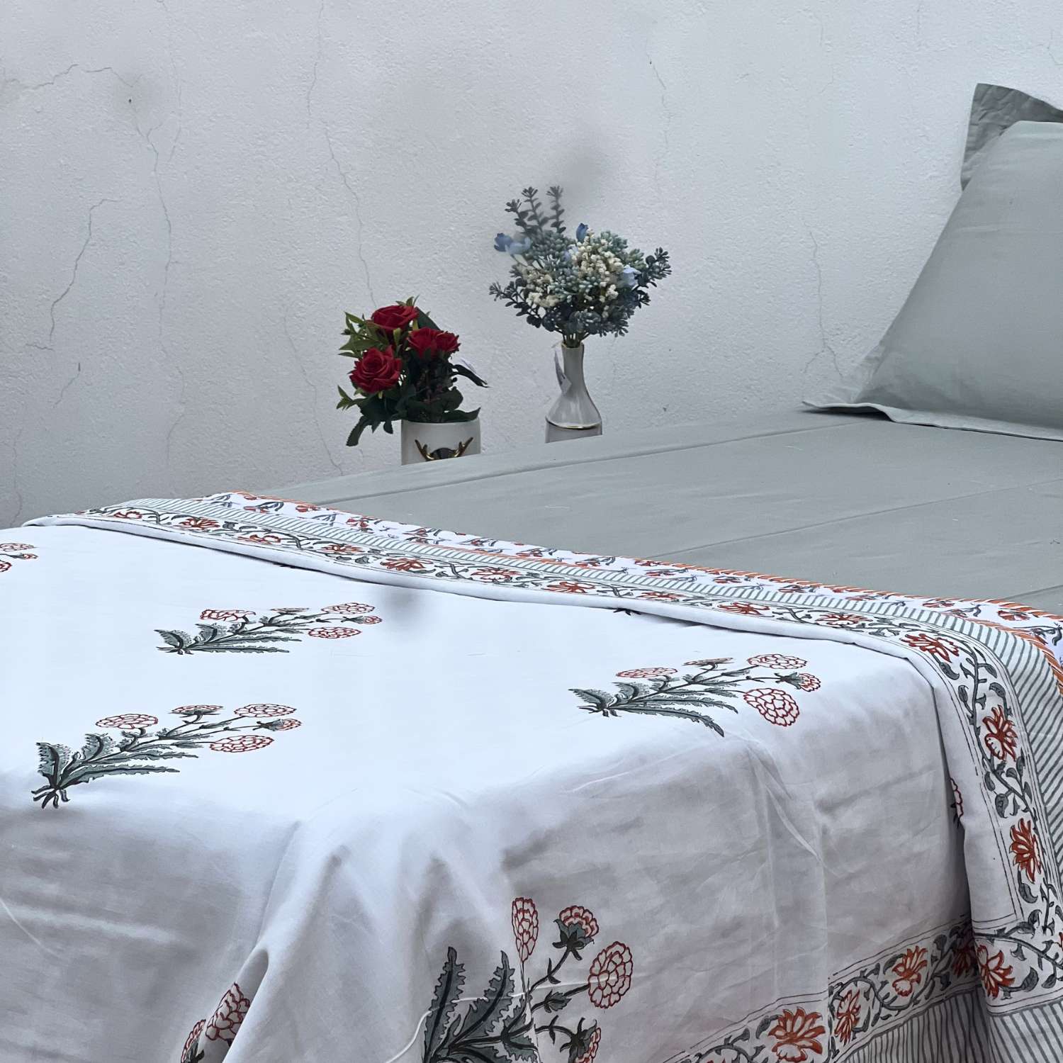 Single Dohar Quilt 60 x 90 cm – White Peach Green Big Floral Motif