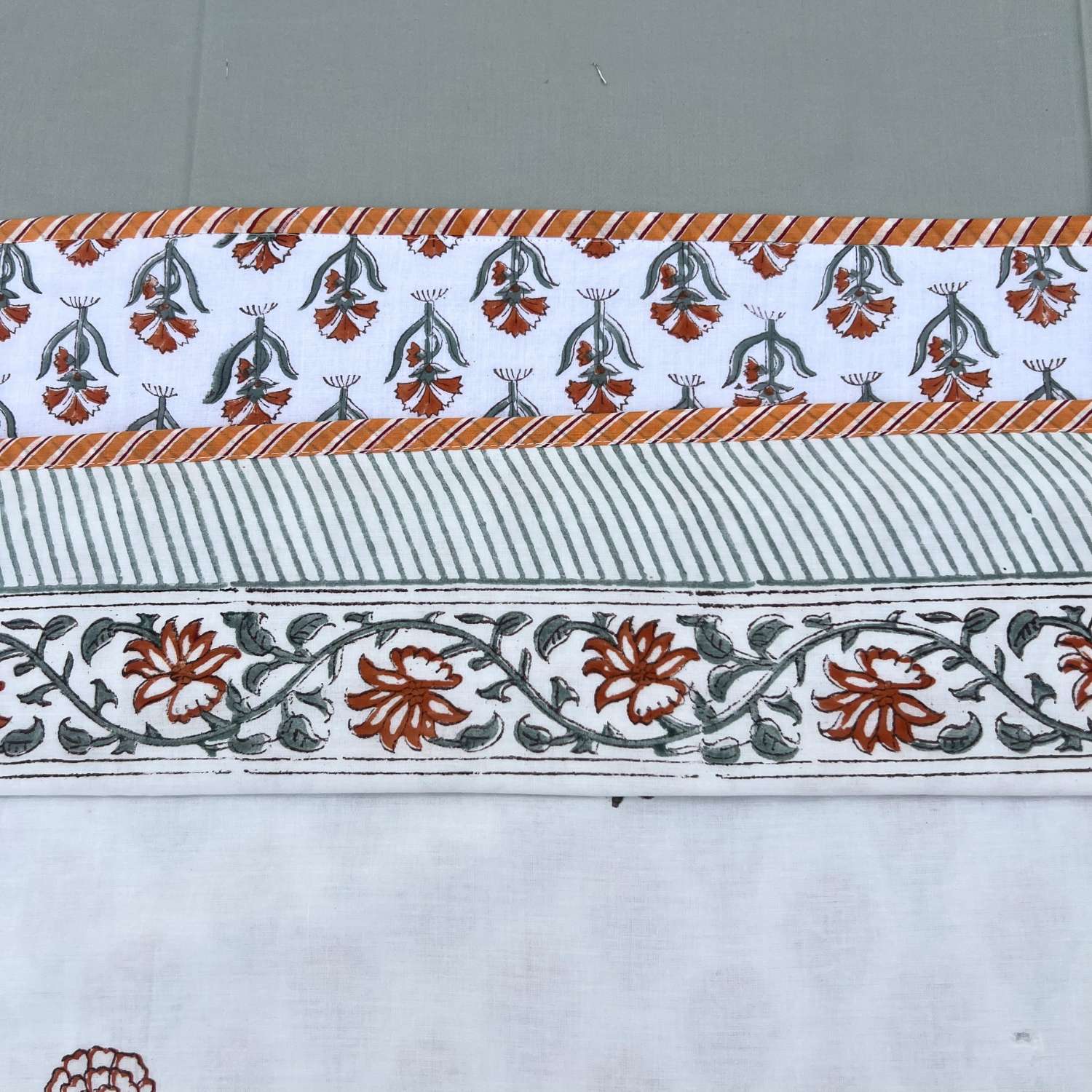 Single Dohar Quilt 60 x 90 cm – White Peach Green Big Floral Motif