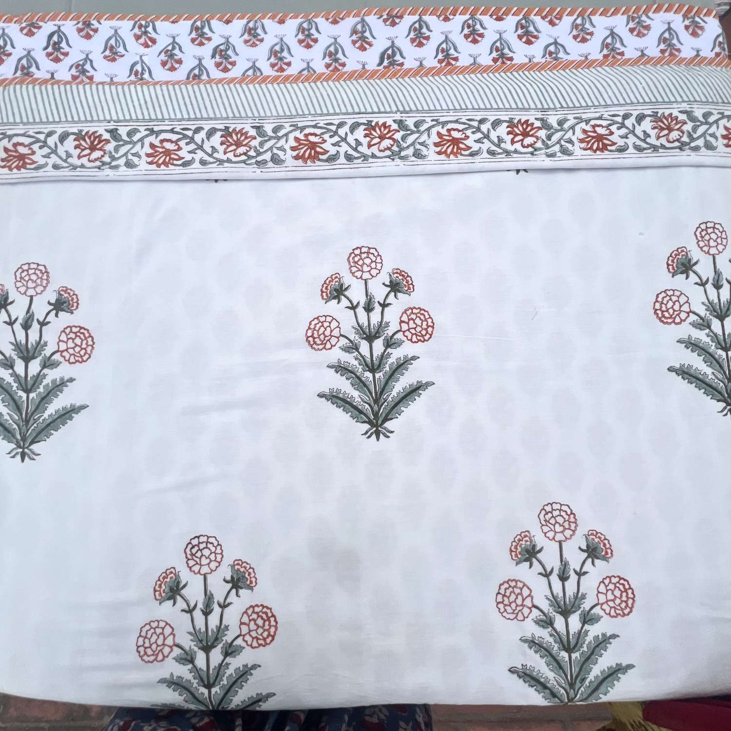 Single Dohar Quilt 60 x 90 cm – White Peach Green Big Floral Motif