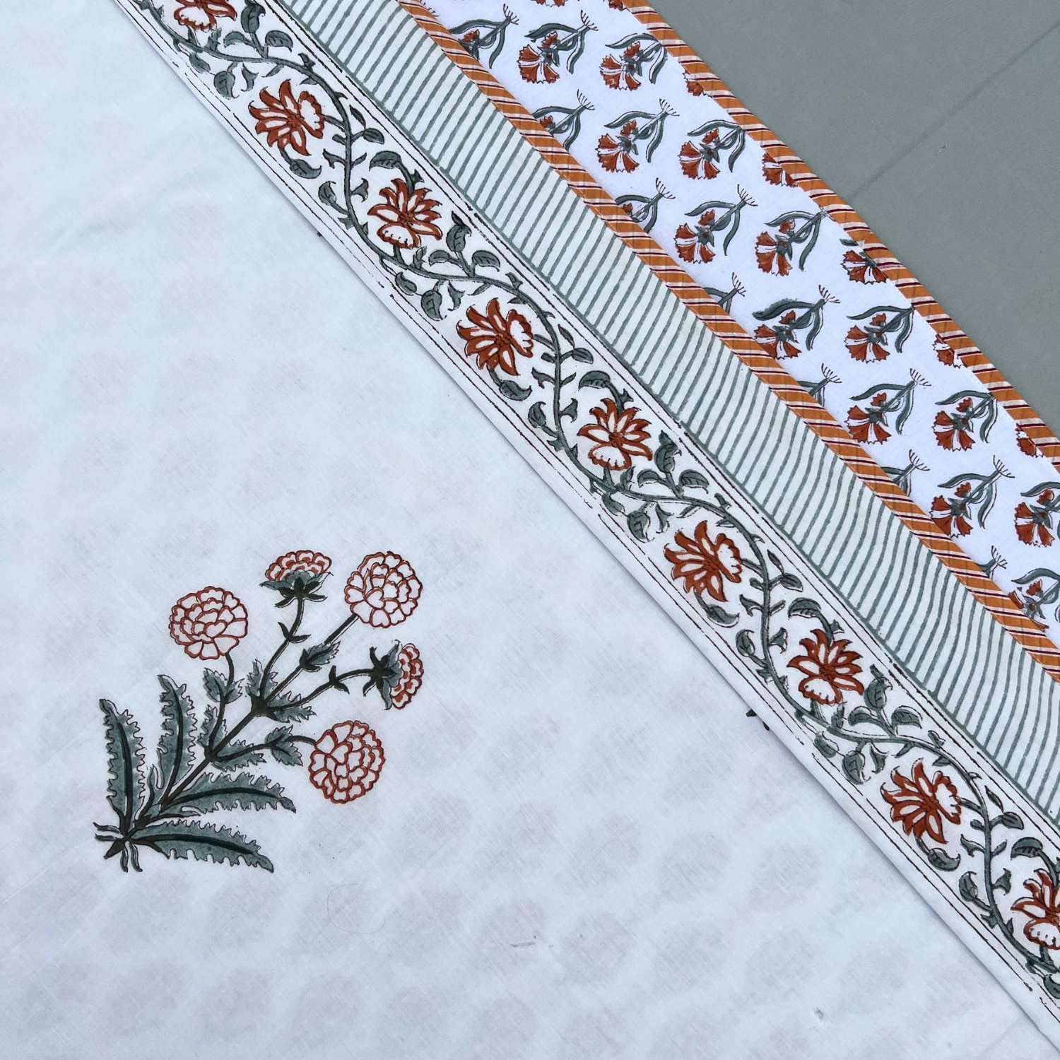 Single Dohar Quilt 60 x 90 cm – White Peach Green Big Floral Motif