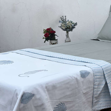 Single Dohar Quilt 60 x 90 cm – White Soft Blue Nature Motif