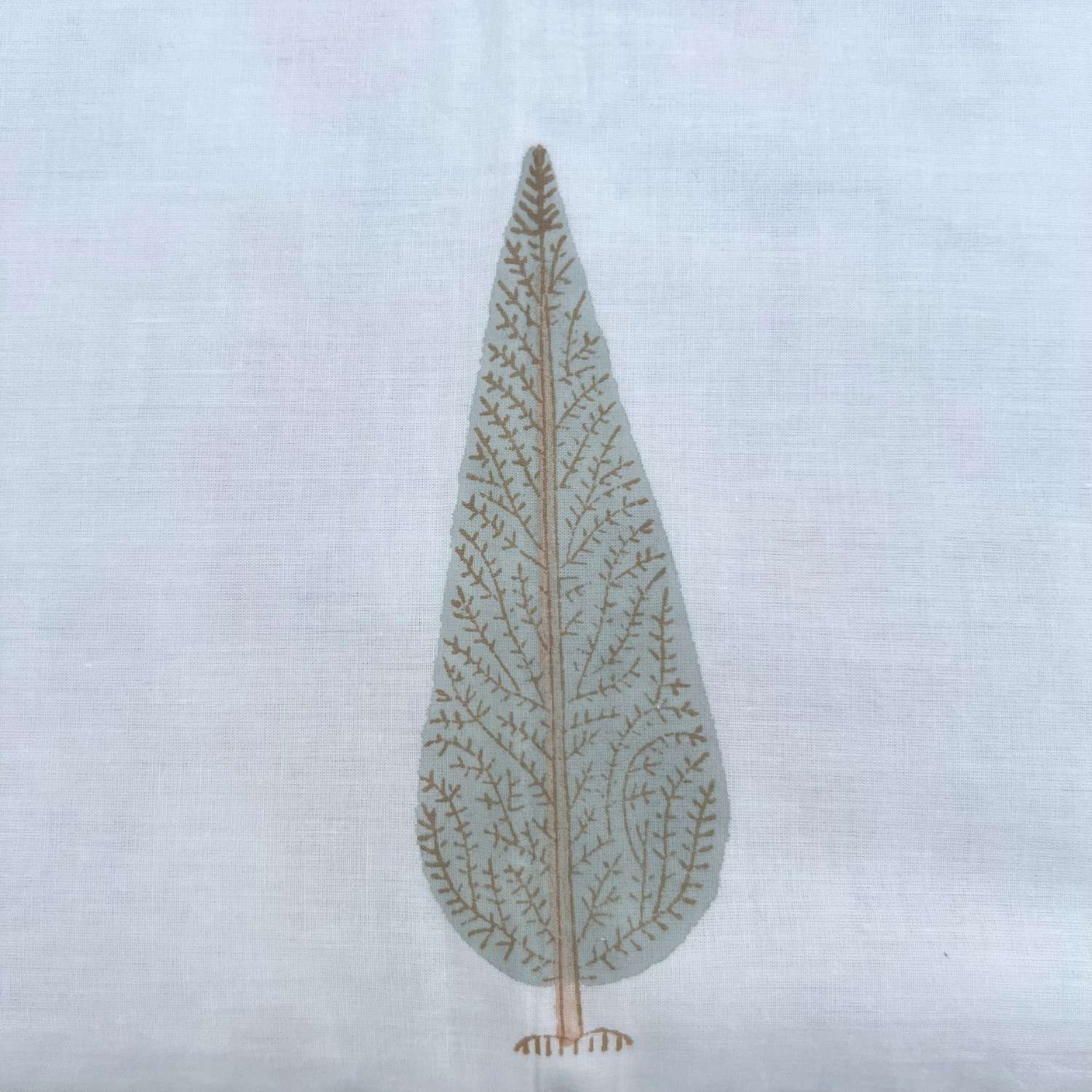 Single Dohar Quilt 60 x 90 cm – Soft White Peach Pine Motif