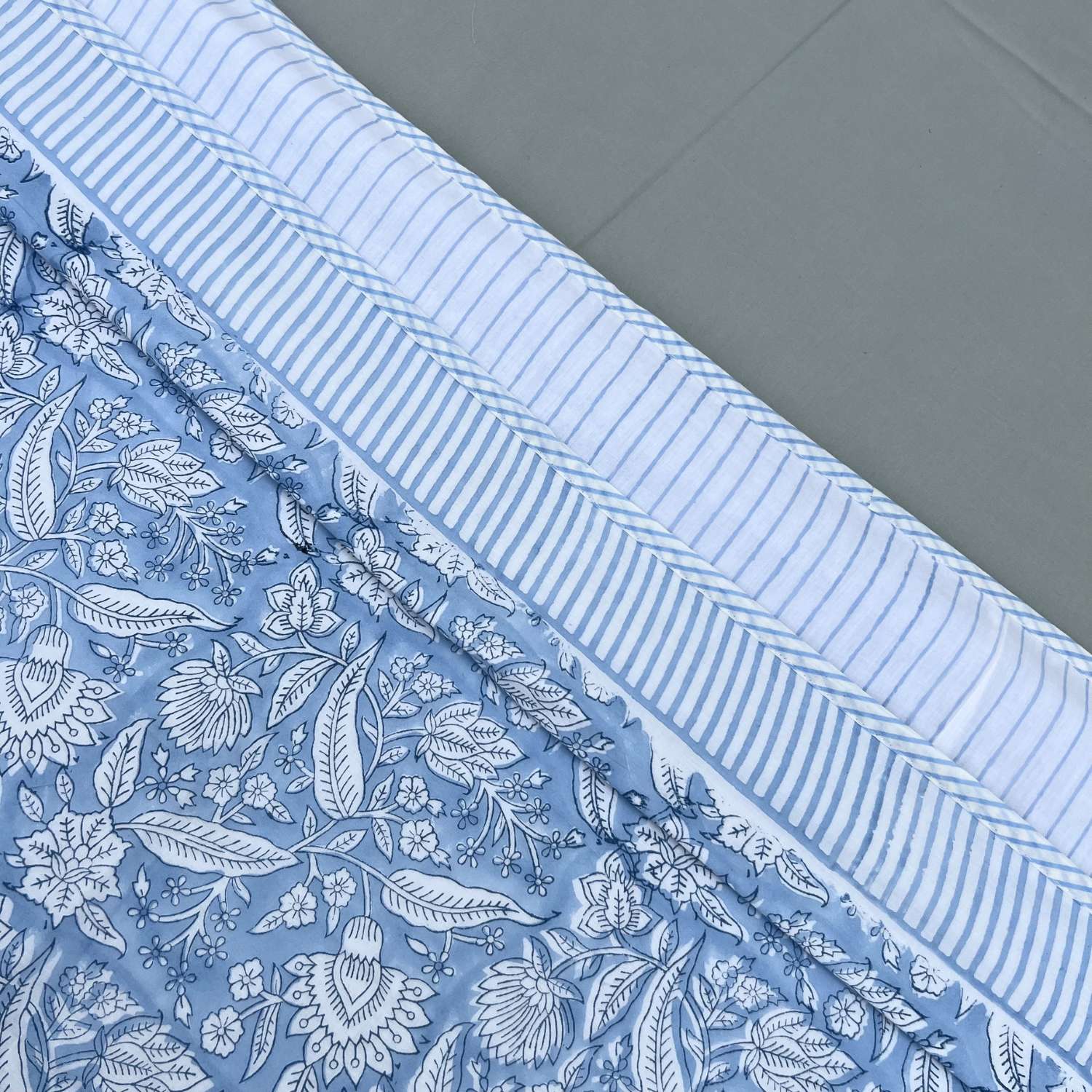 Single Dohar Quilt 60 x 90 cm –Soft Blue Floral Motif