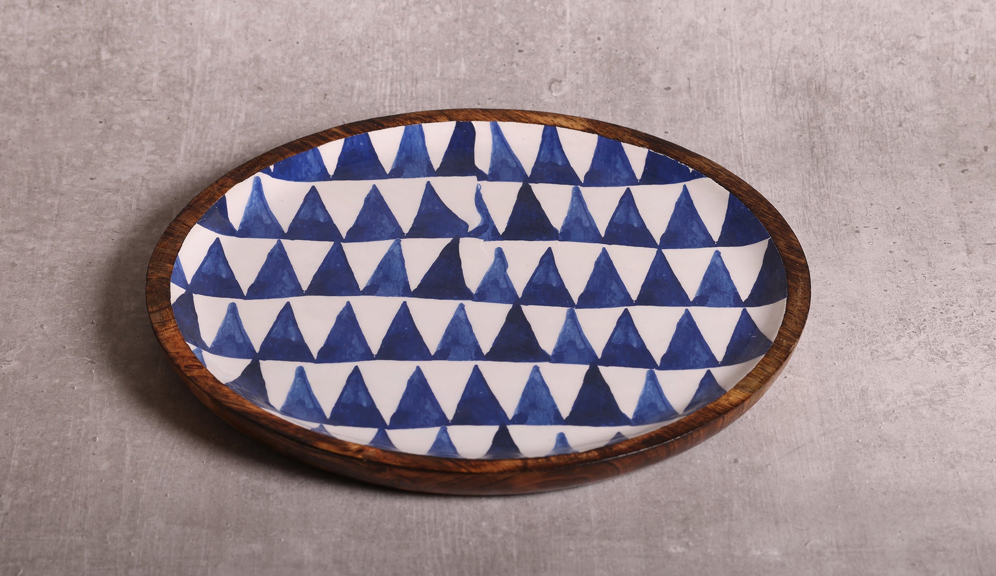 Boho Triangles Blue & White Round Mango Wood Platter With Enamel Finish | Peacoy