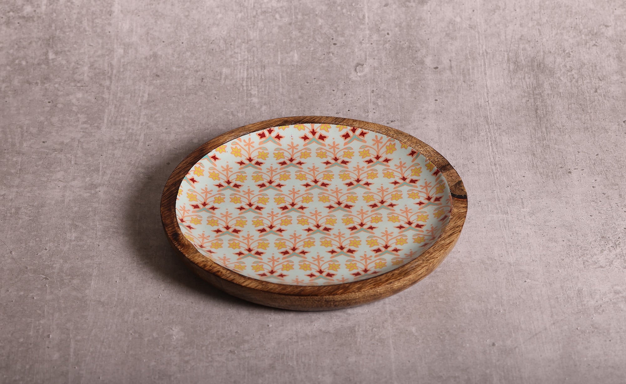 Artistic Florals Round Mango Wood Platter With Enamel Finish | Peacoy
