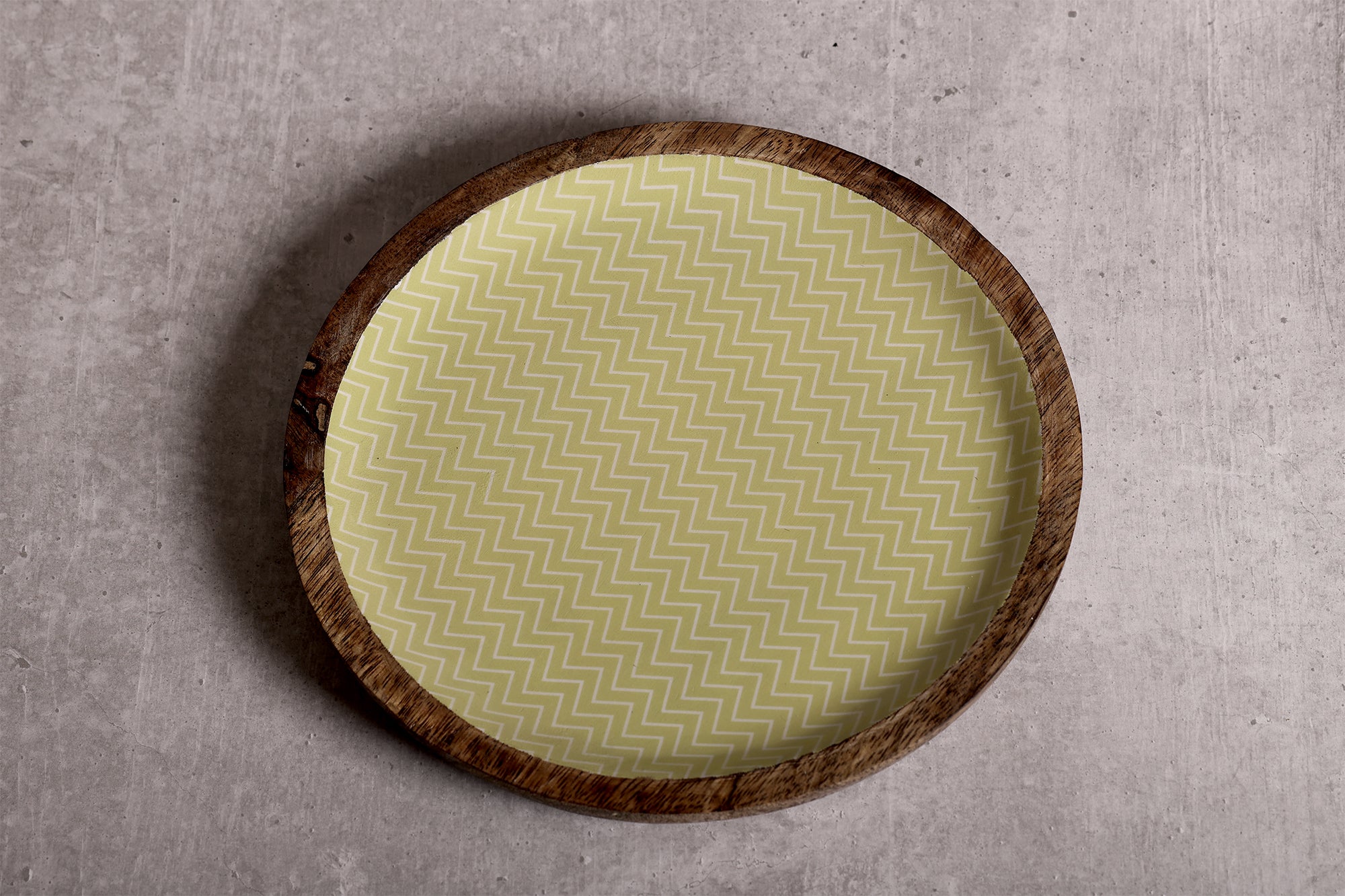 Zigzag Crush Pista Green Round Mango Wood Platter | Peacoy