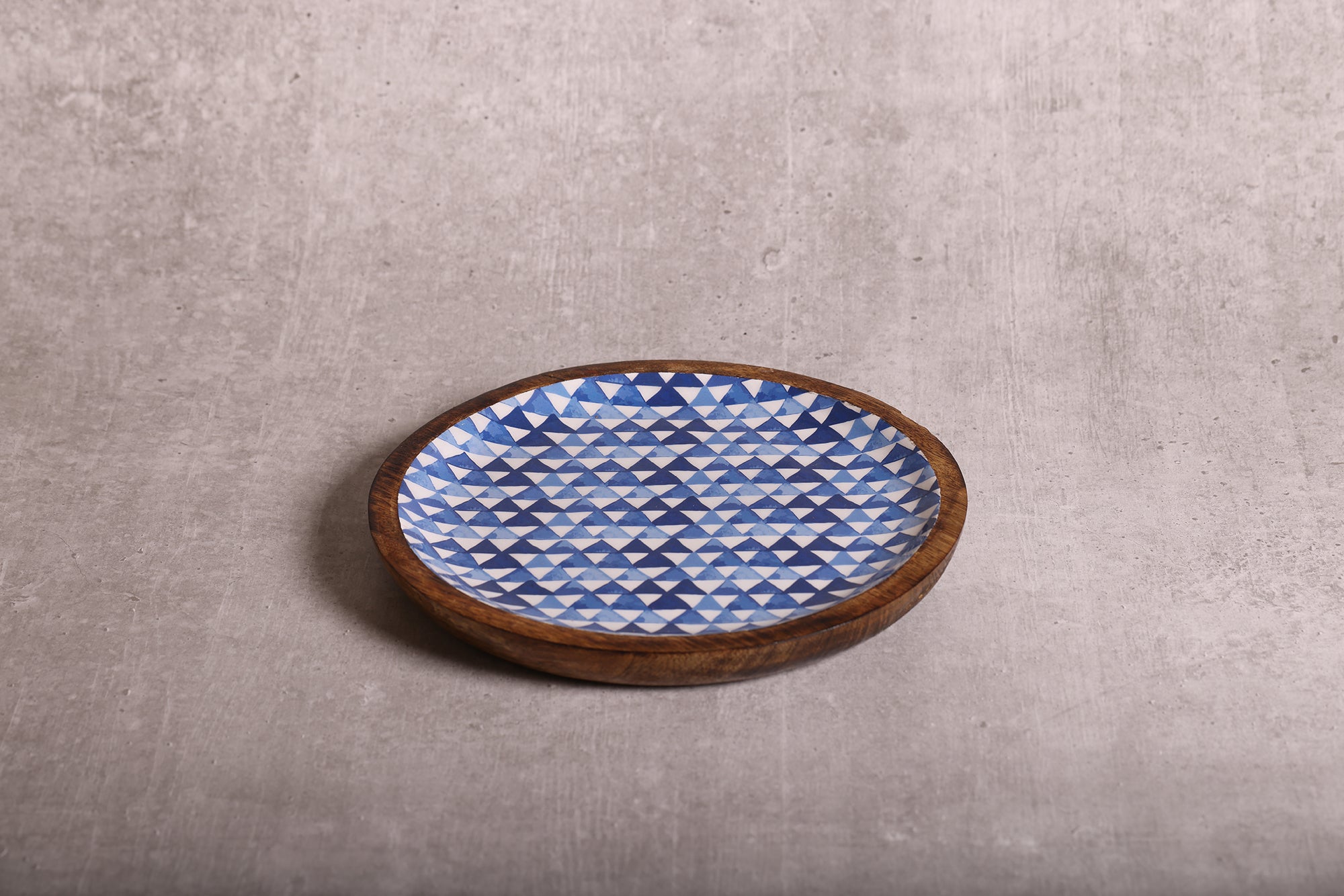 Triangle Maze Blue Round Mango Wood Platter With Enamel Finish | Peacoy