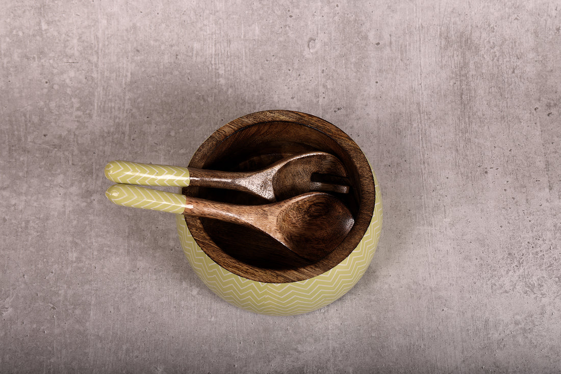 Zigzag Crush Pista Green Mango Wood Salad Bowl With Server Set - 500 g | Peacoy