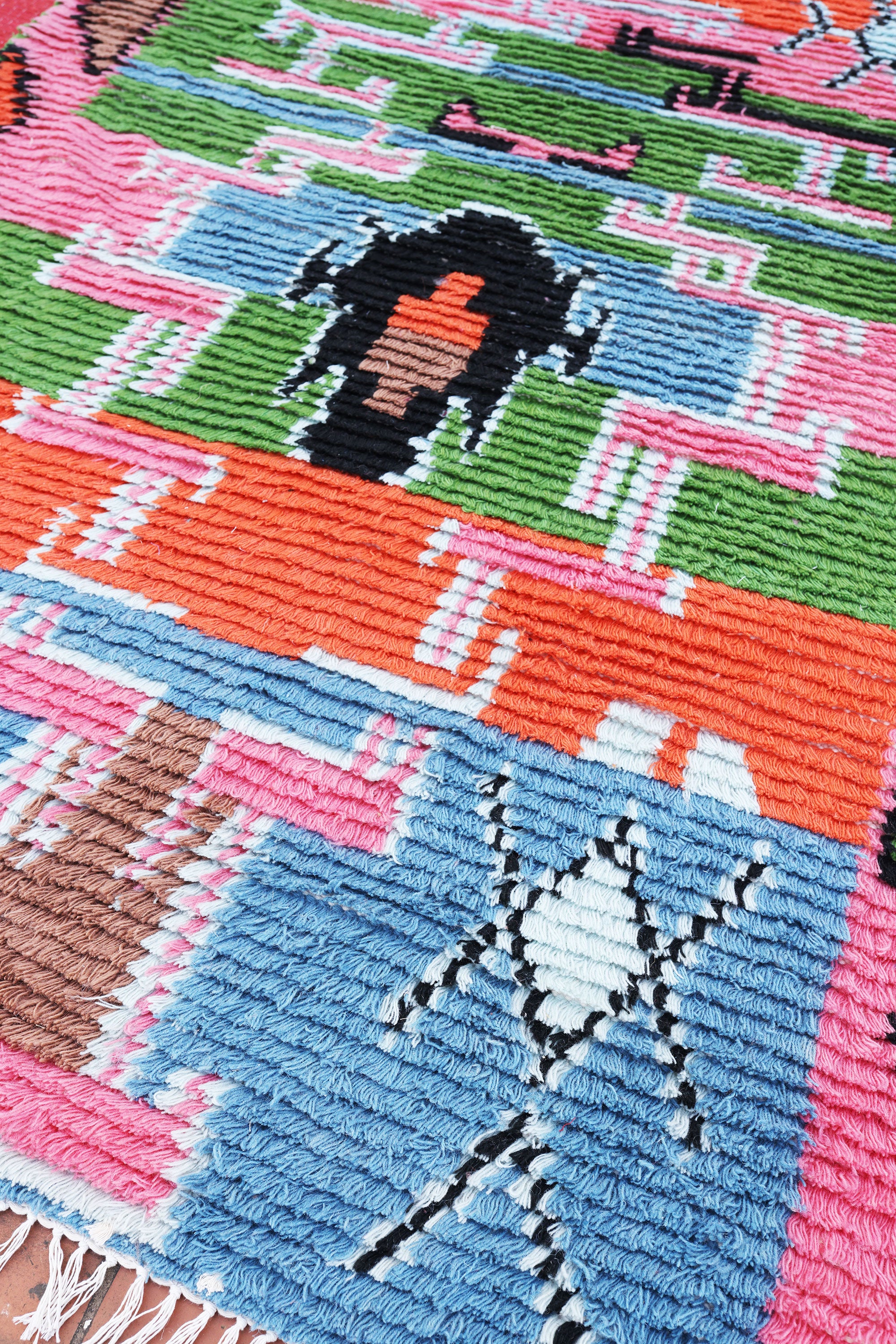 Multicolor Exotic Moroccan Rug - 8ft x 5ft | Peacoy