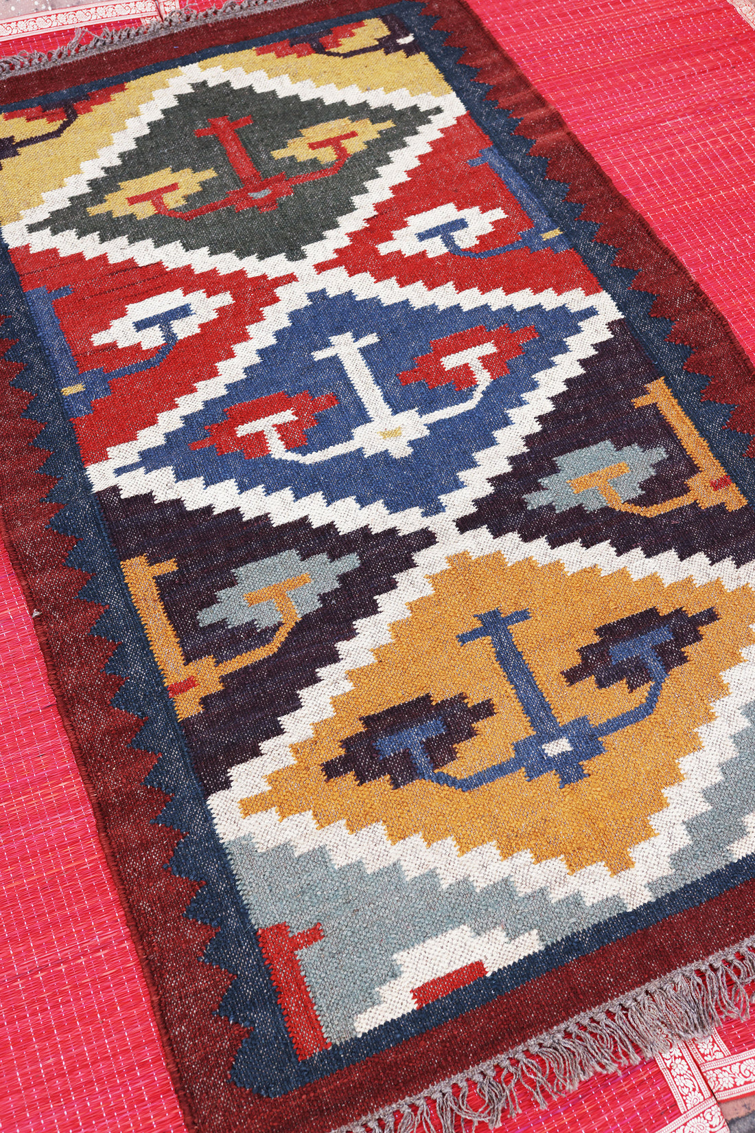 Exquisite Multicolor Premium Sustainable Wool Jute Kilim Rug - 5 x 3 ft