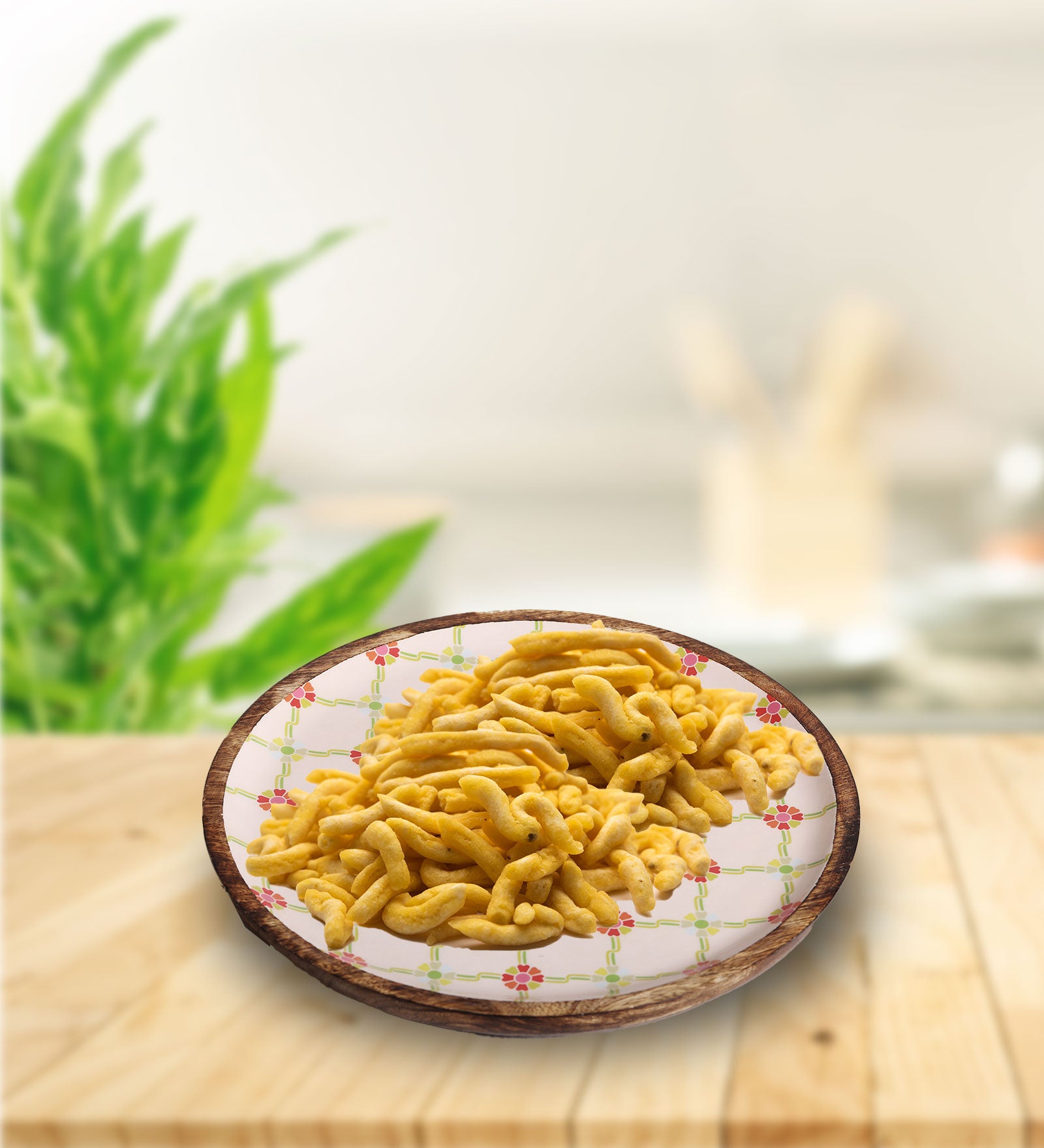 Sweet Flower Jaal Round Mango Wood Platter With Enamel Finish | Peacoy