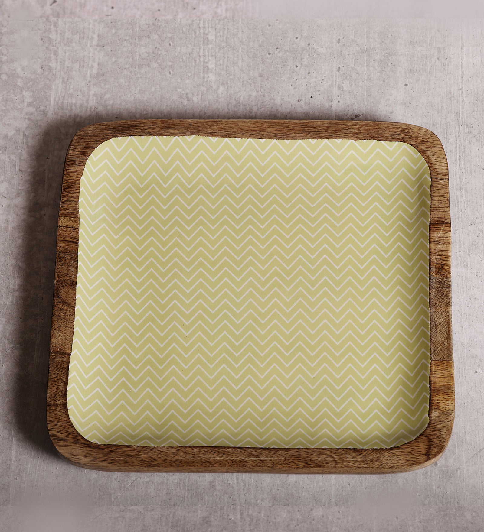 Zigzag Crush Pista Green Square Mango Wood Platter 10 x 10 inches | Peacoy