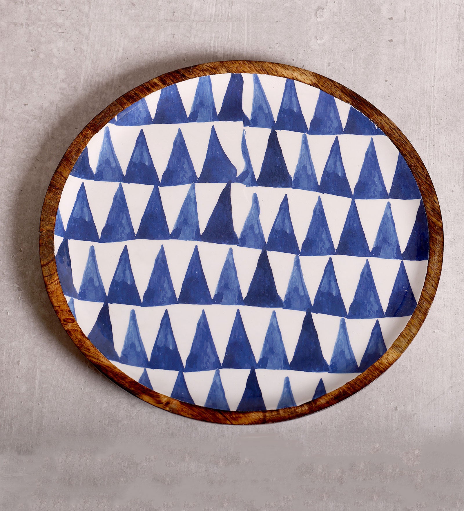 Boho Triangles Blue & White Round Mango Wood Platter With Enamel Finish | Peacoy