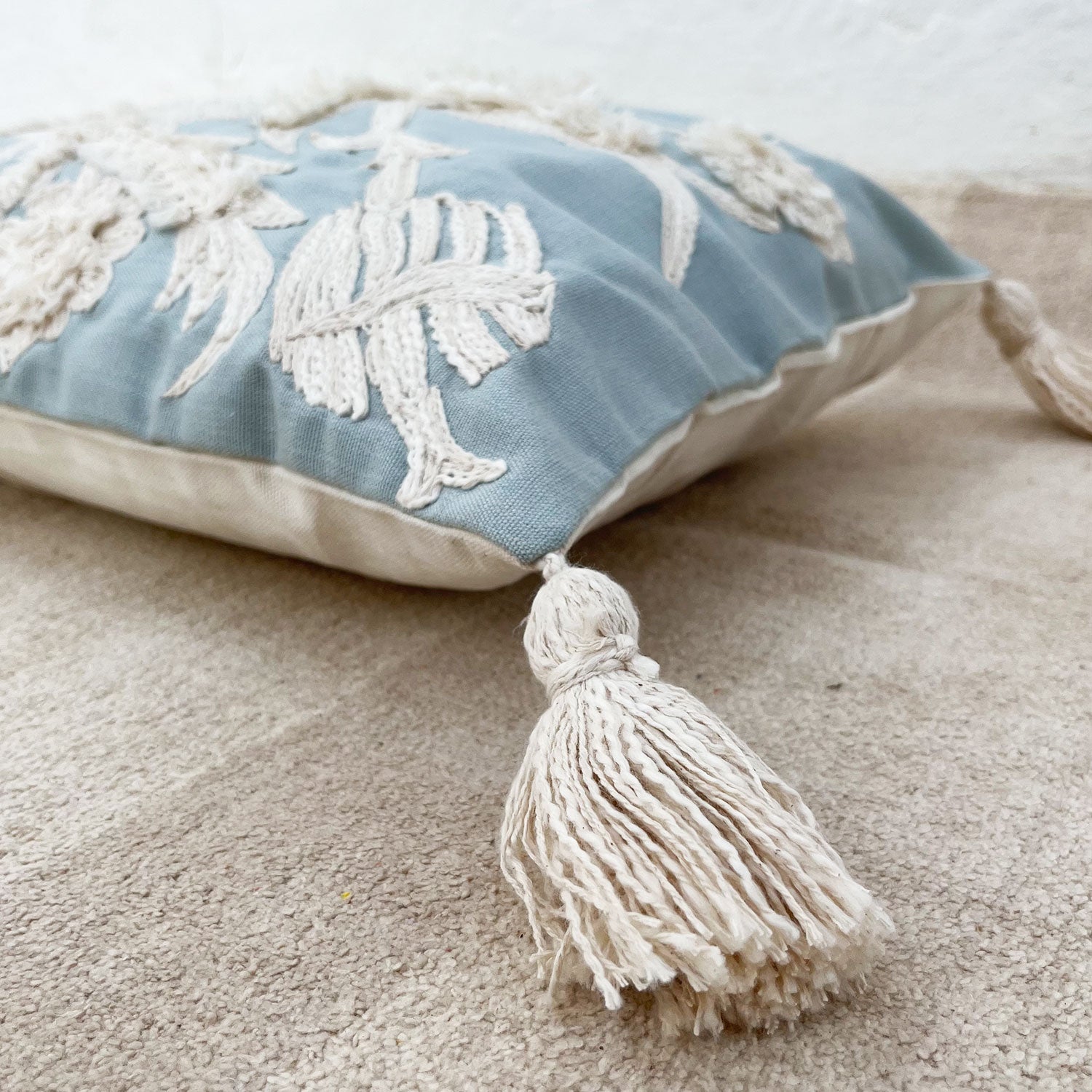 Blue & White Floral TNT Fabric Cushion Cover