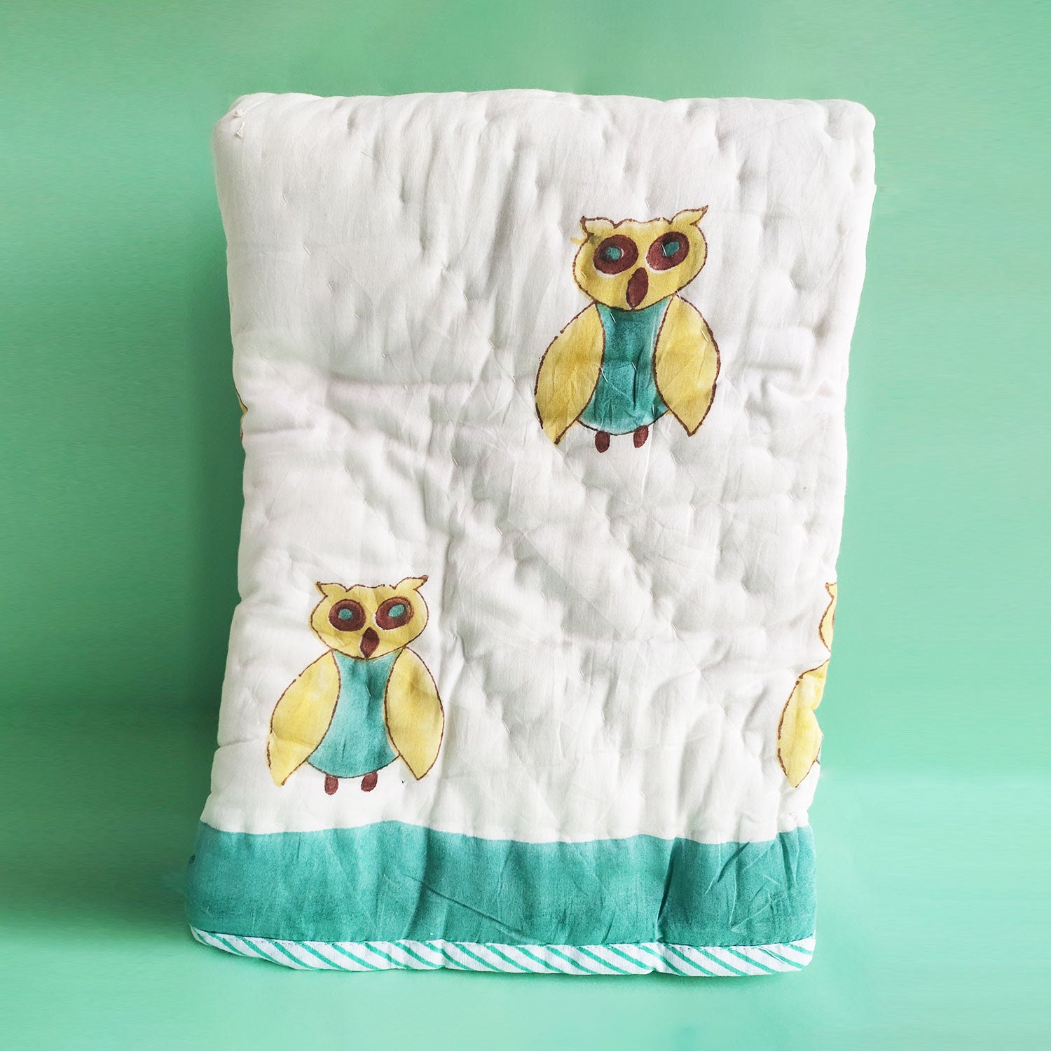 Cute Quirk Owl Print White Cotton Quilt for Kids - 60 inches x 40 inches
