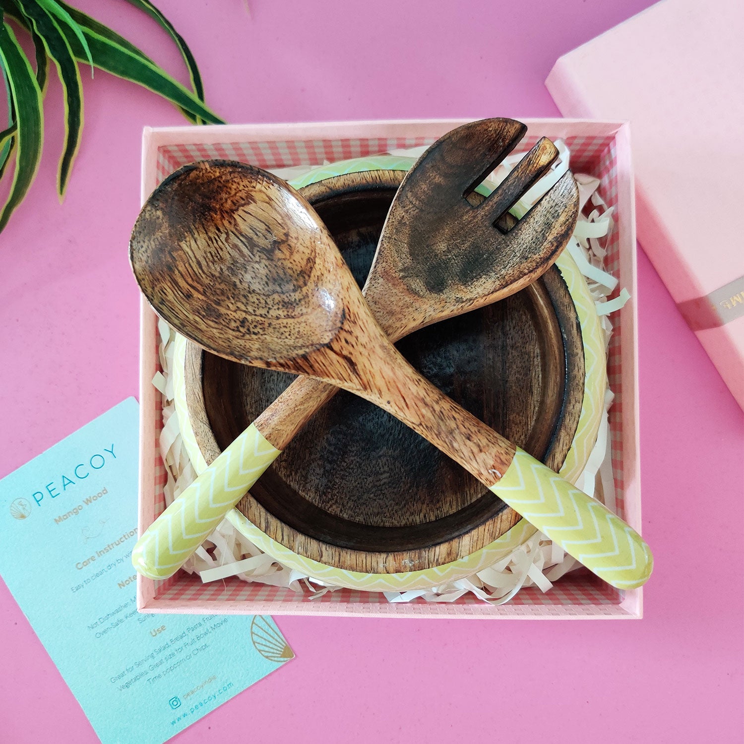 Crush Pista Green Mango Wood Salad Bowl With Server Set Gift Hamper- 500 g | Peacoy