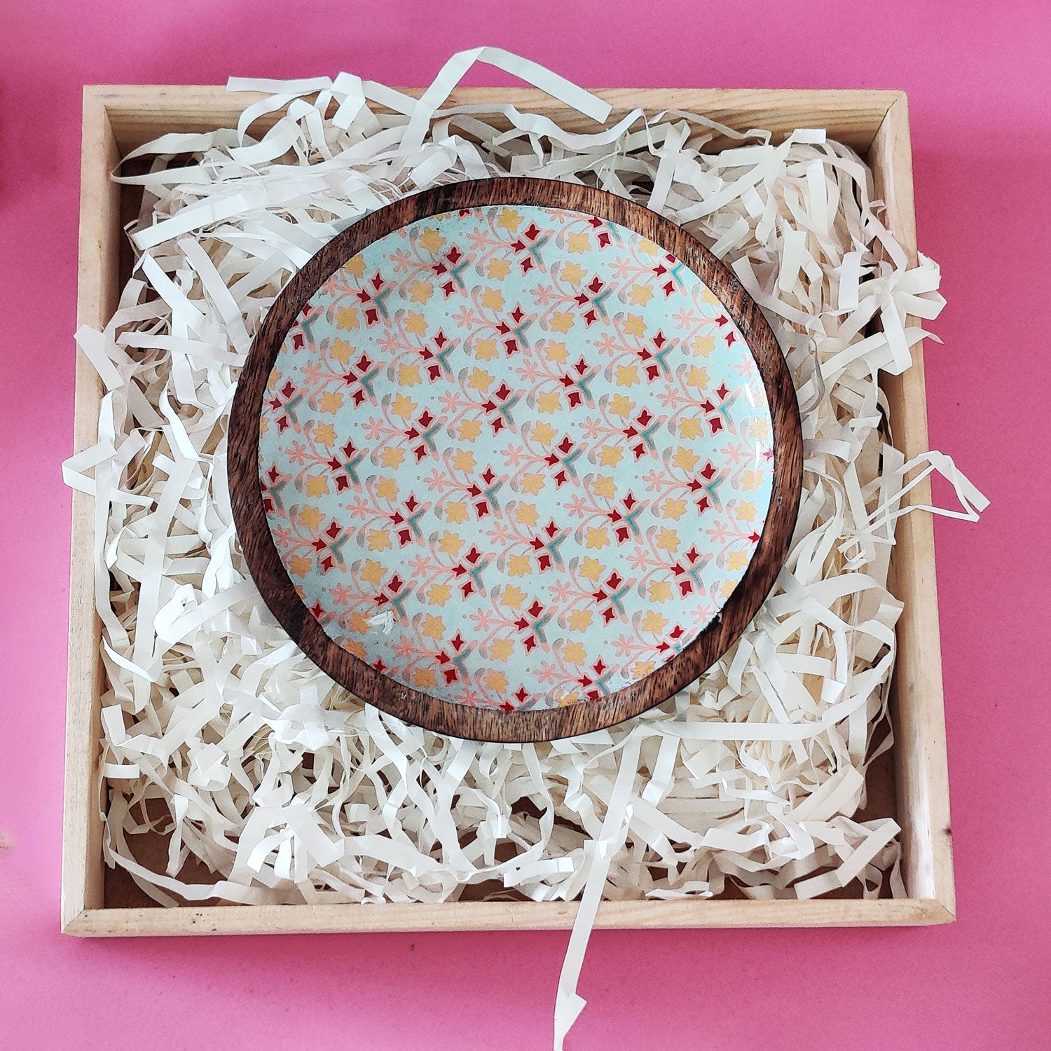 Artistic Florals Round Mango Wood Platter With Enamel Finish  Gift Hamper