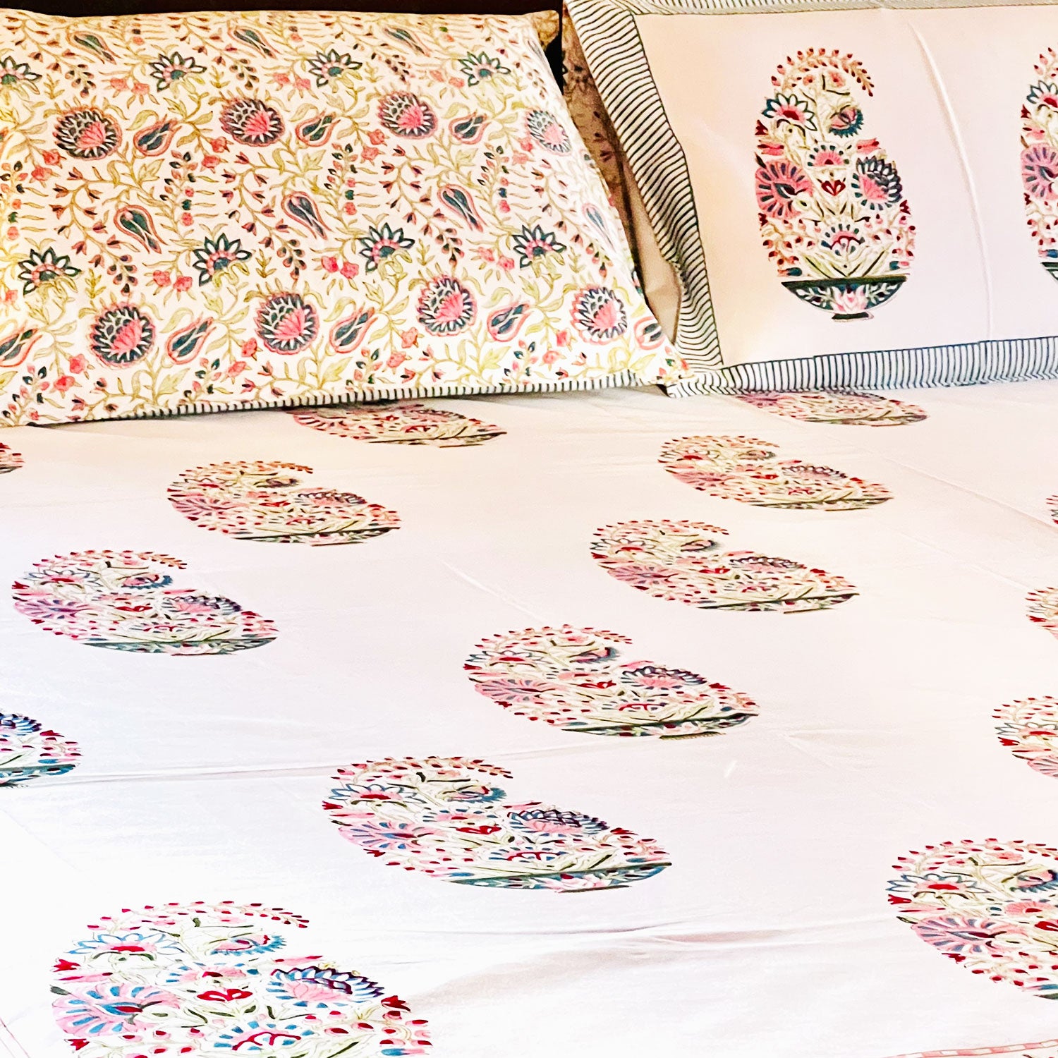 White Floral Block Printed 210 Thread Count Cotton Double Bedsheet Set With 2 Pillow Covers - 100 inches x 90 inches