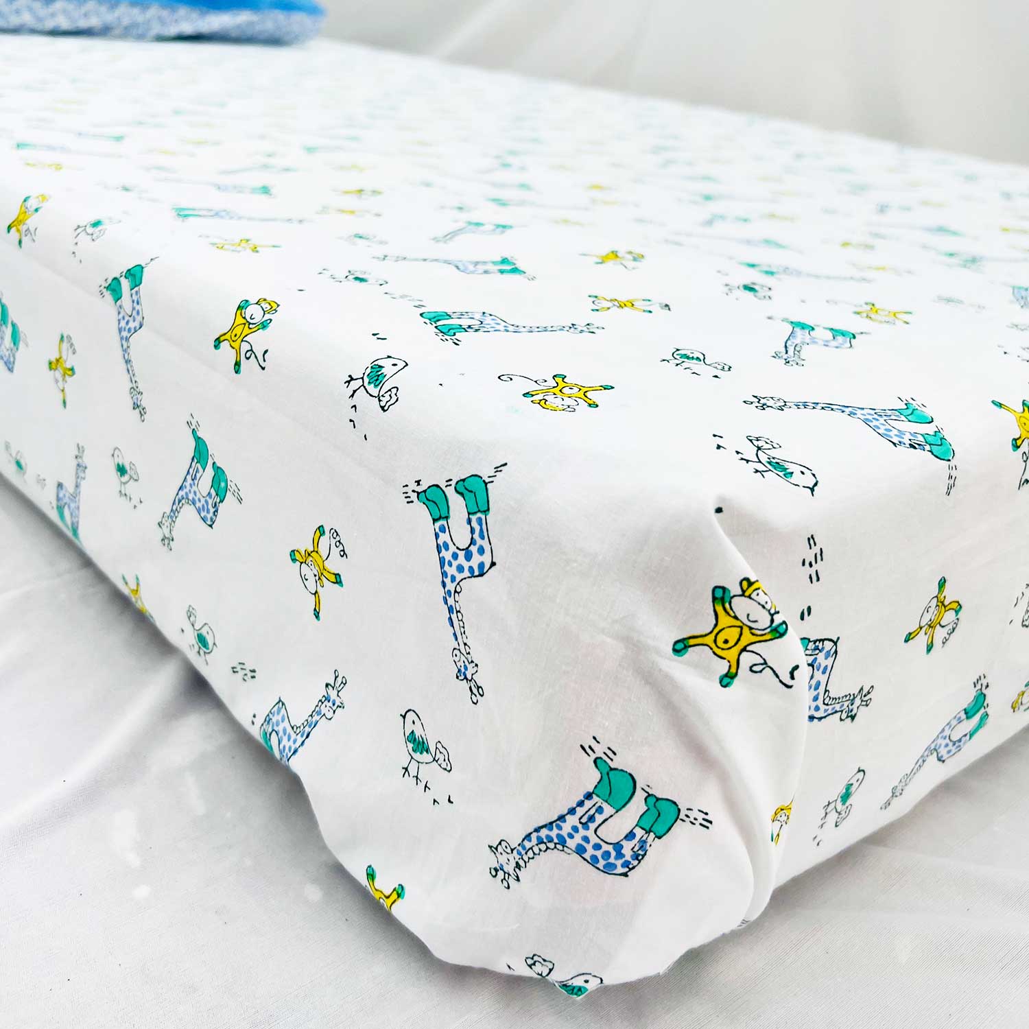Kids White & Blue Block Printed Single Bedsheet Set With Pillow Cover - 60 inches x 90 inches
