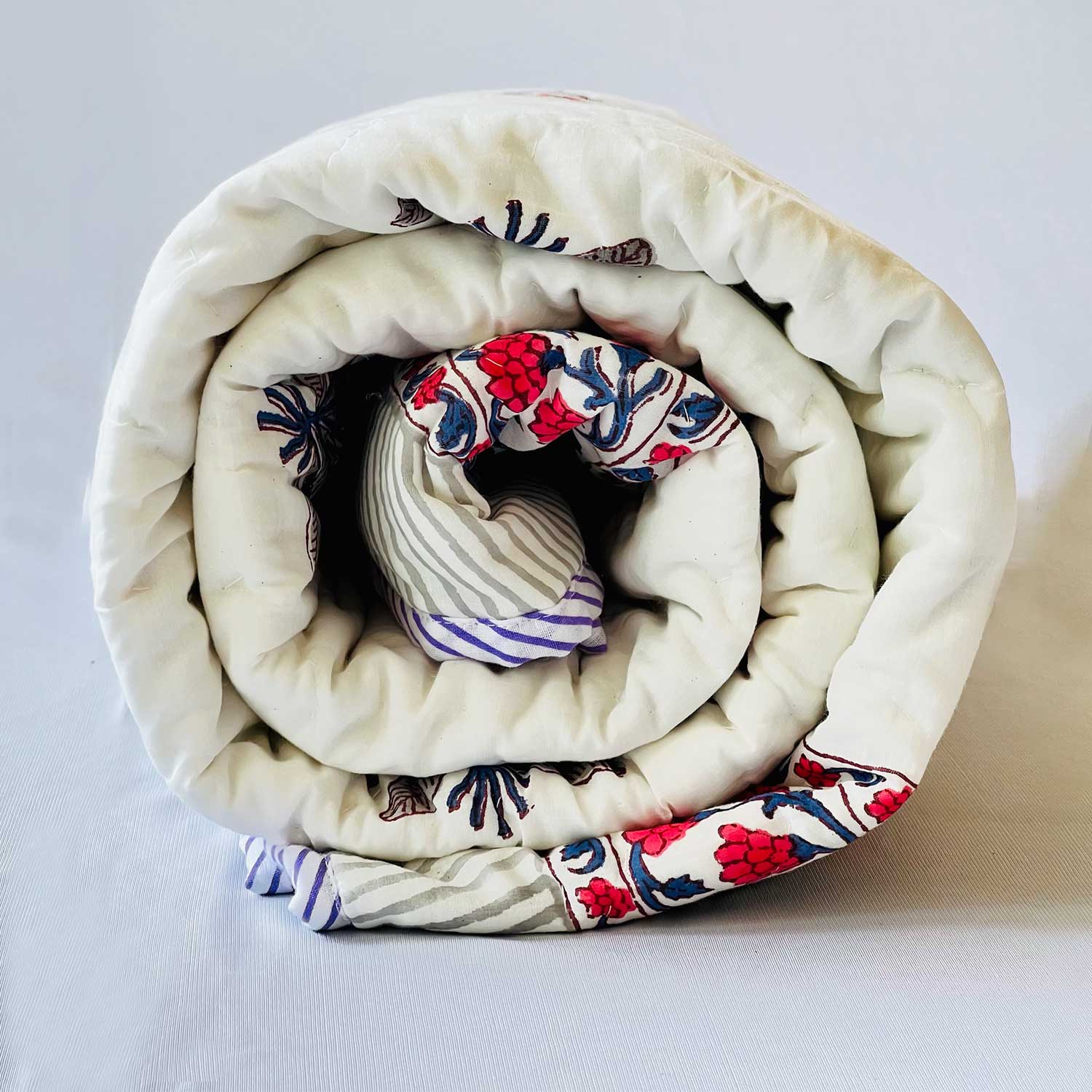 White & Red Soft Cotton Floral Printed Quilt - 60 inches x 90 inches