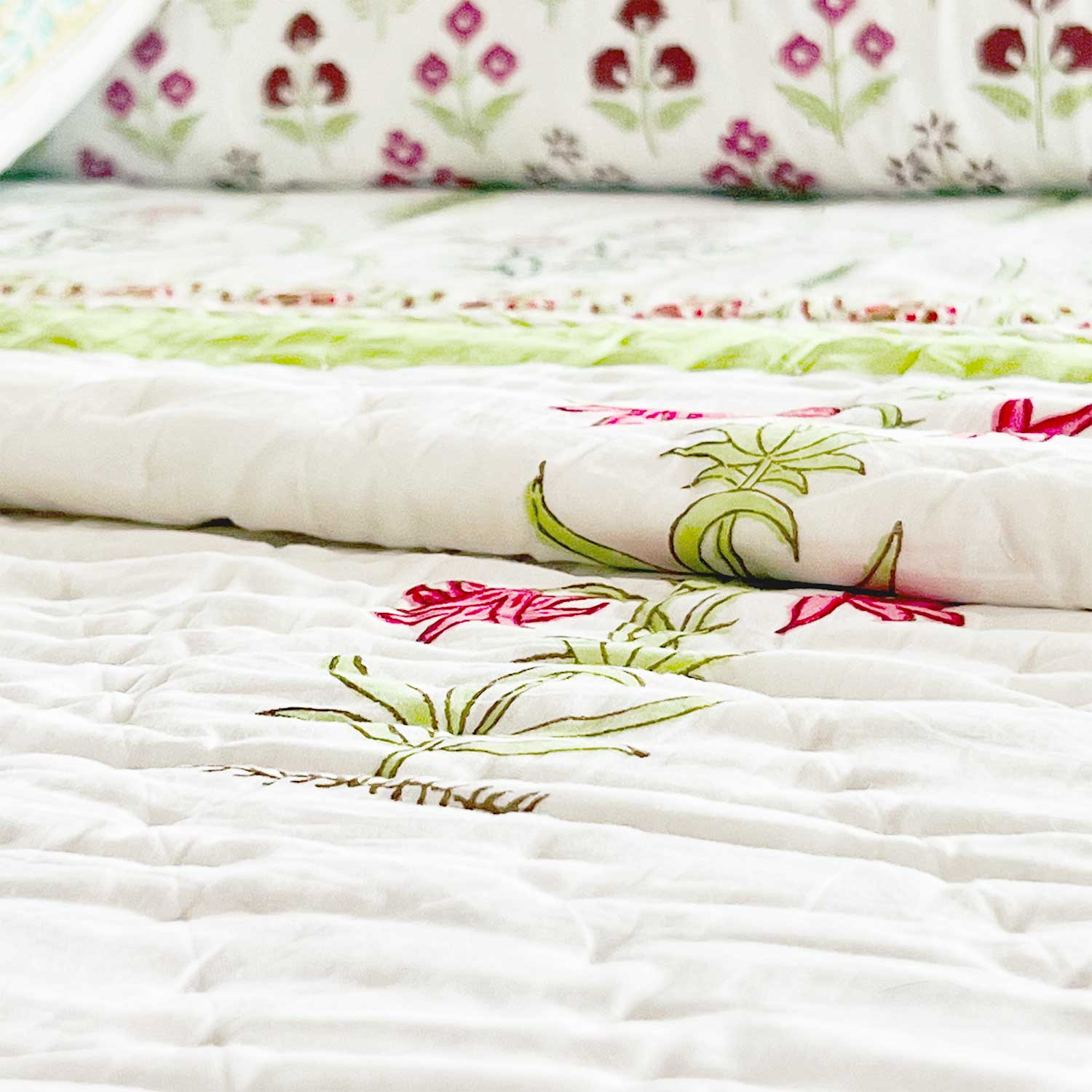 Cosy Wine Floral Single Quilt  60x90 Inches