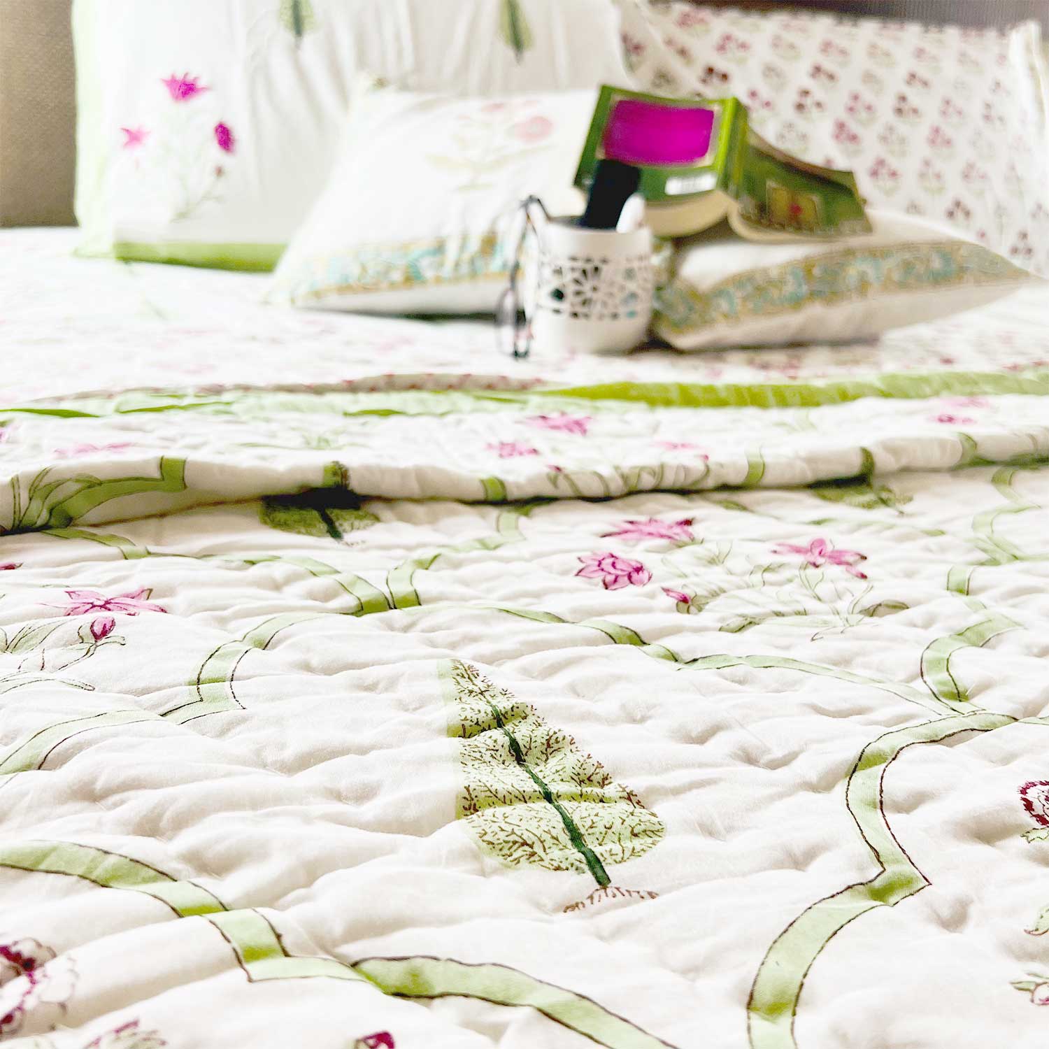Cosy Wine Floral Single Quilt  60x90 Inches