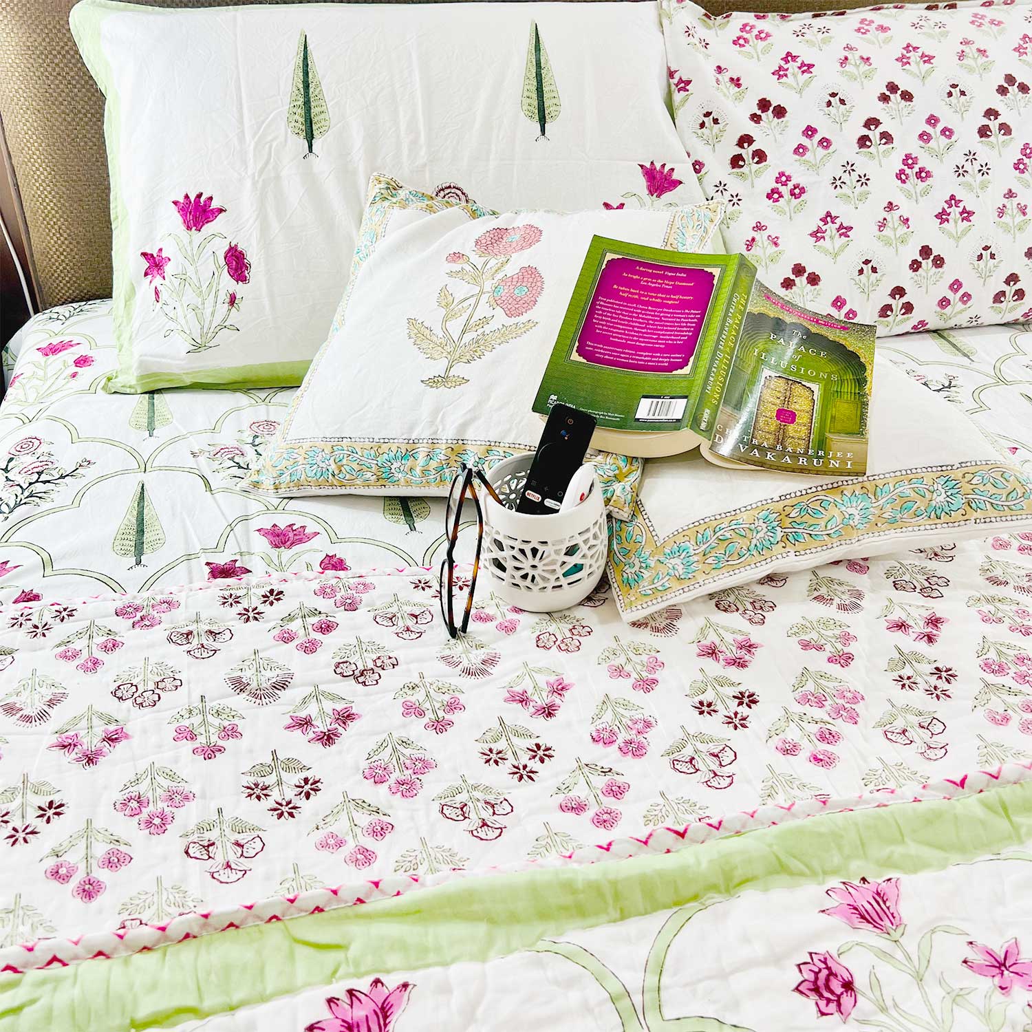 Cosy Wine Floral Single Quilt  60x90 Inches