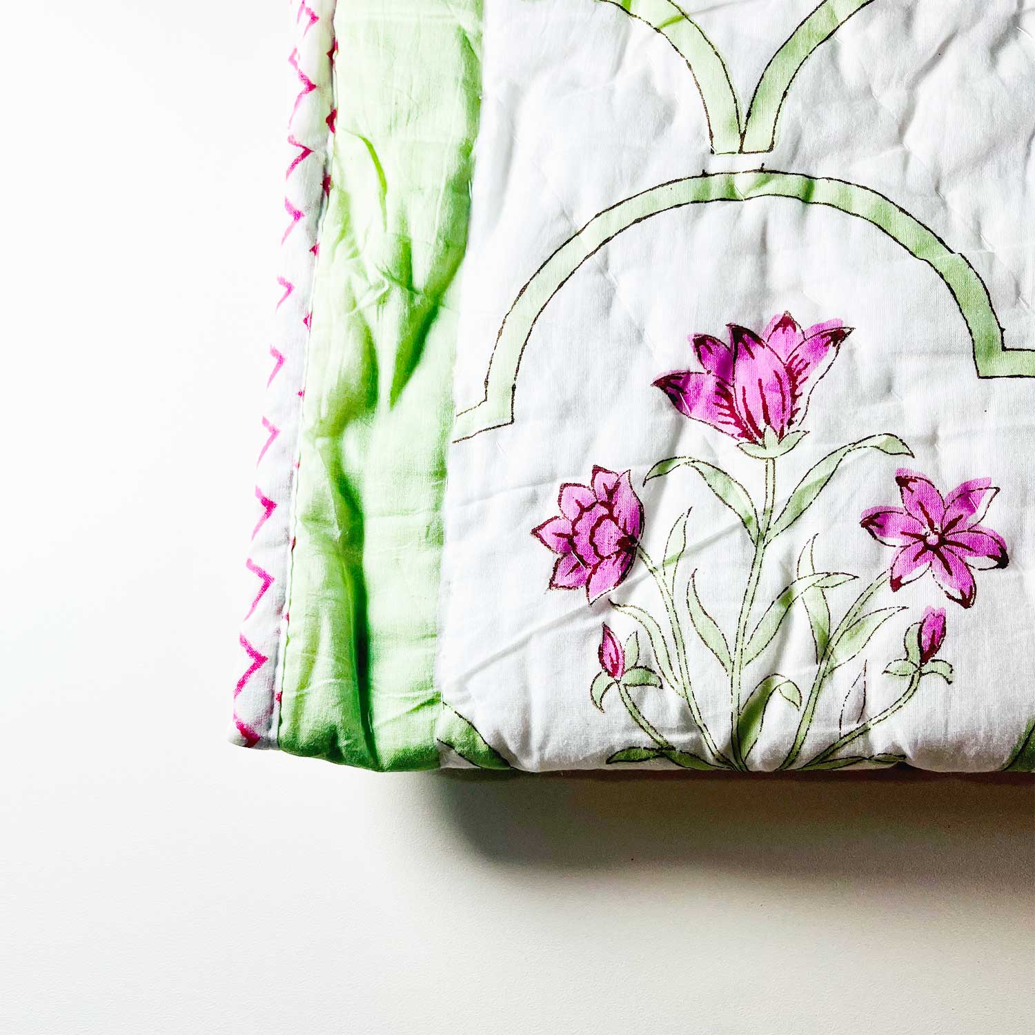 Cosy Wine Floral Single Quilt  60x90 Inches