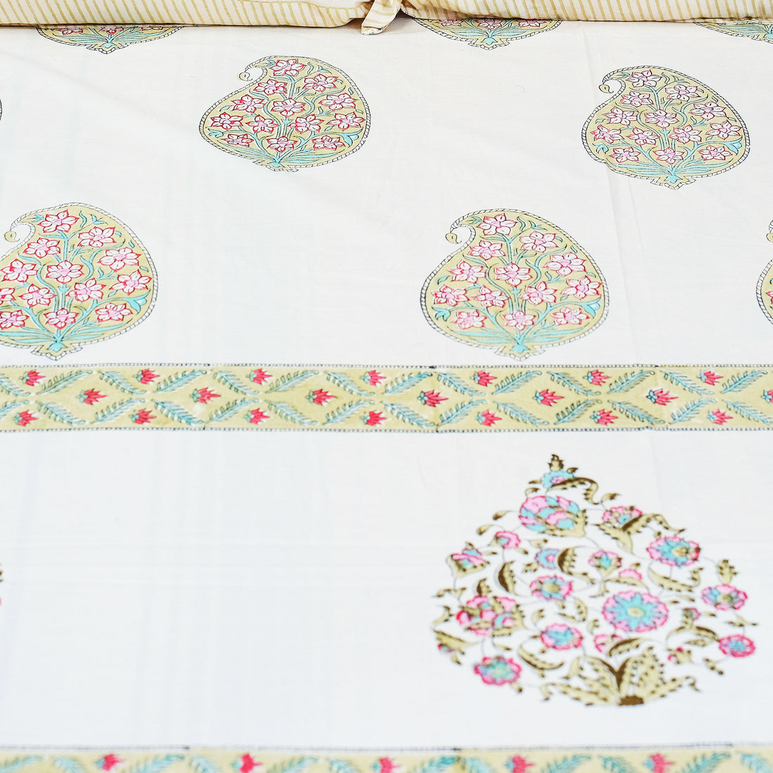 Valley of Flowers White Block Printed 210 Thread Count Cotton Double Bedsheet Set With 2 Pillow Covers - (90 inches x 100 inches)