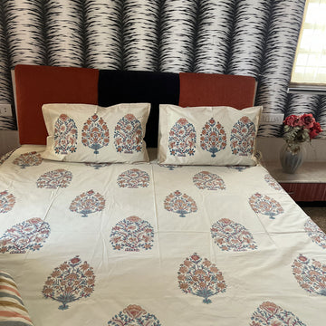 Spring Evening White Block Printed 100% Cotton Bedsheet With 2 Pillow Covers
