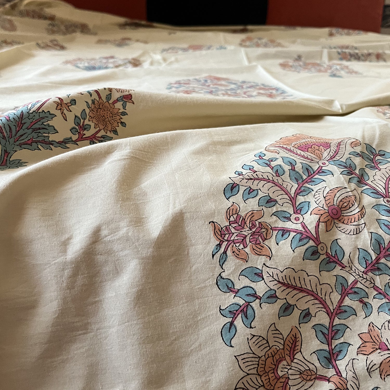 Spring Evening White Block Printed 100% Cotton Bedsheet With 2 Pillow Covers