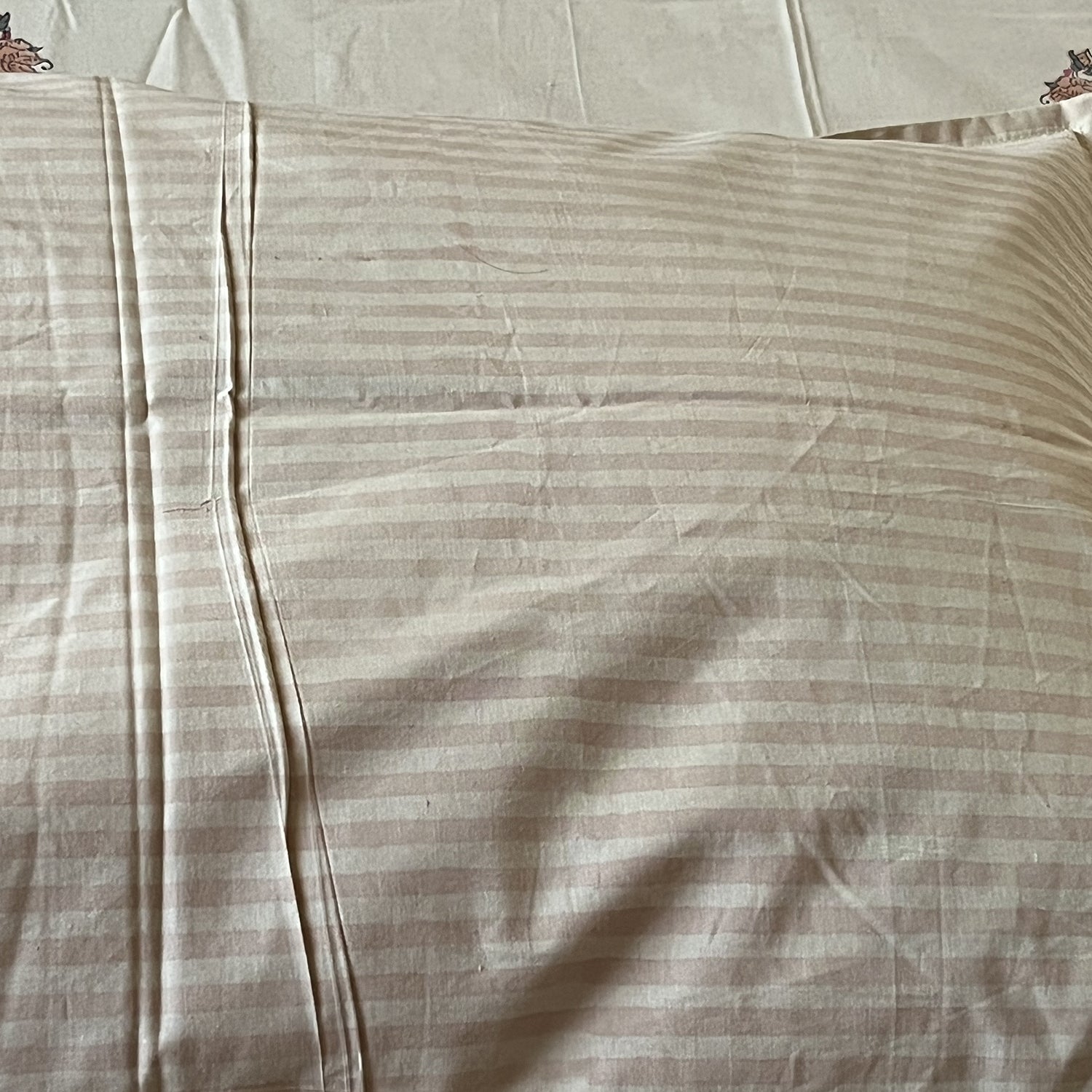 Spring Evening White Block Printed 100% Cotton Bedsheet With 2 Pillow Covers